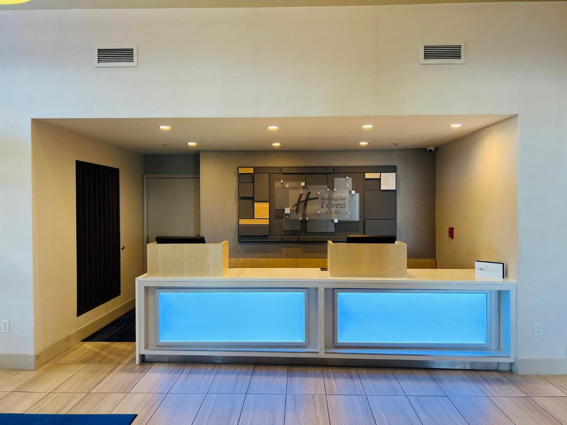 Holiday Inn Express & Suites Salinas by IHG gallery photo in Salinas, CA — image 27
