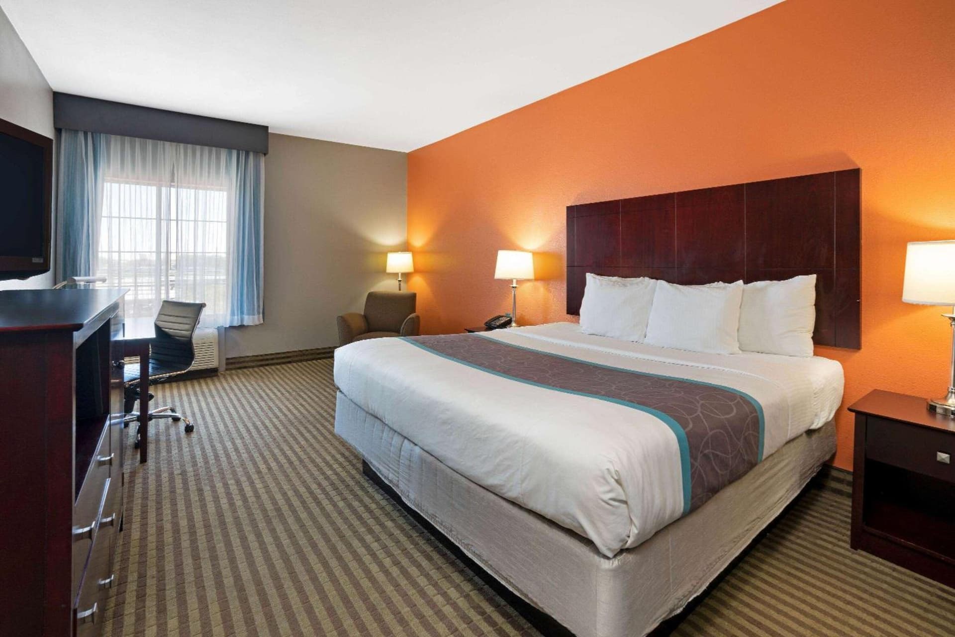 La Quinta by Wyndham Houston IAH Bush Intl Airport E gallery photo in Humble, TX — image 31
