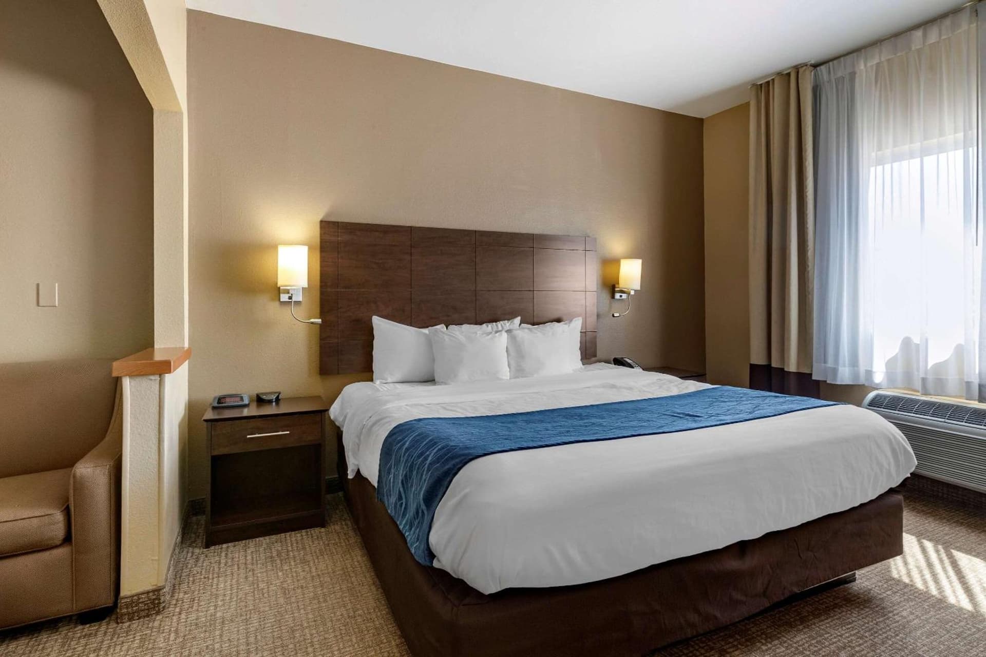 Comfort Inn & Suites Waterloo - Cedar Falls gallery photo in Waterloo, IA — image 17