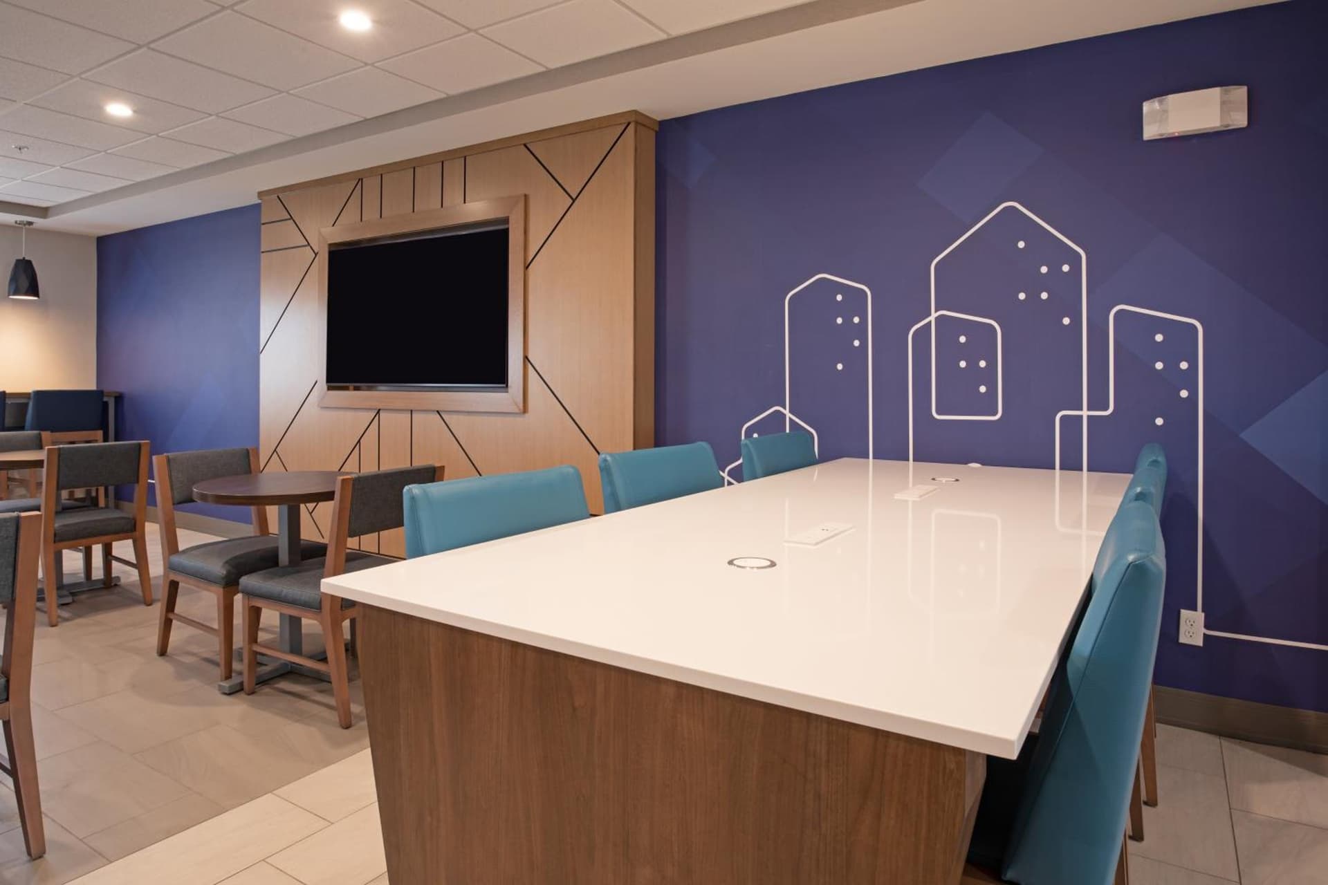 Holiday Inn Express Hotel & Suites Grand Junction by IHG gallery photo in Grand Junction, CO — image 43