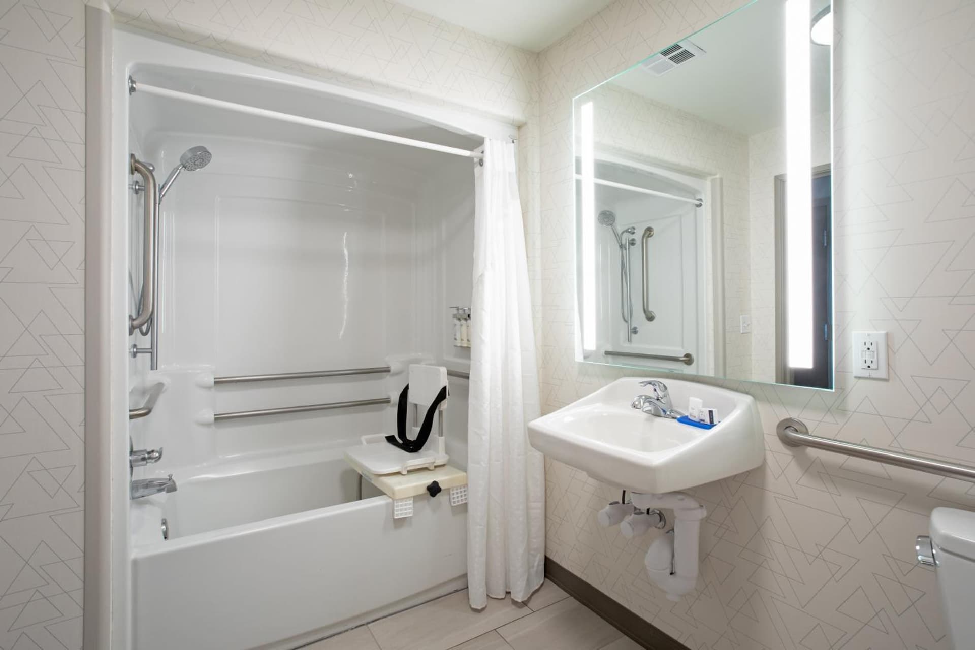 Holiday Inn Express Hotel & Suites Grand Junction by IHG gallery photo in Grand Junction, CO — image 32