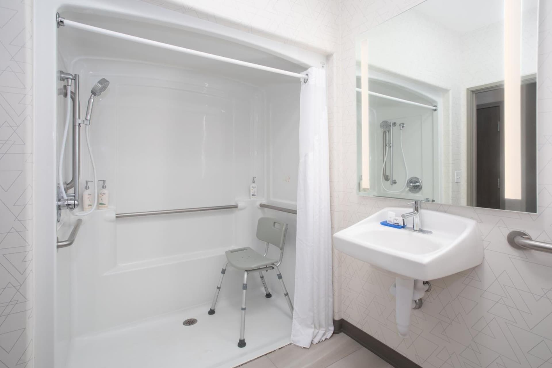 Holiday Inn Express Hotel & Suites Grand Junction by IHG gallery photo in Grand Junction, CO — image 19