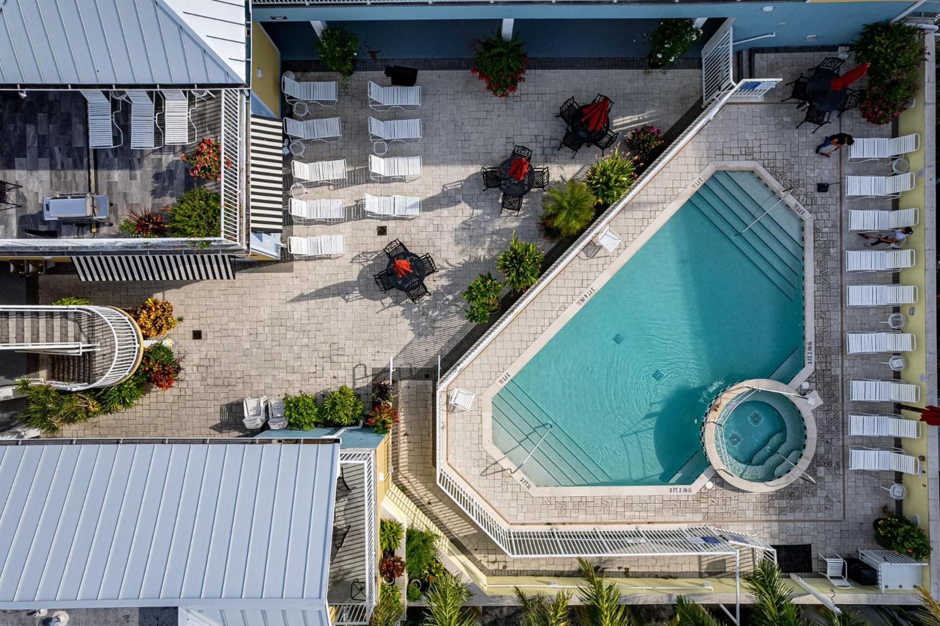 Harbour House at the Inn 204 interior in Fort Myers Beach, FL — gallery photo 2
