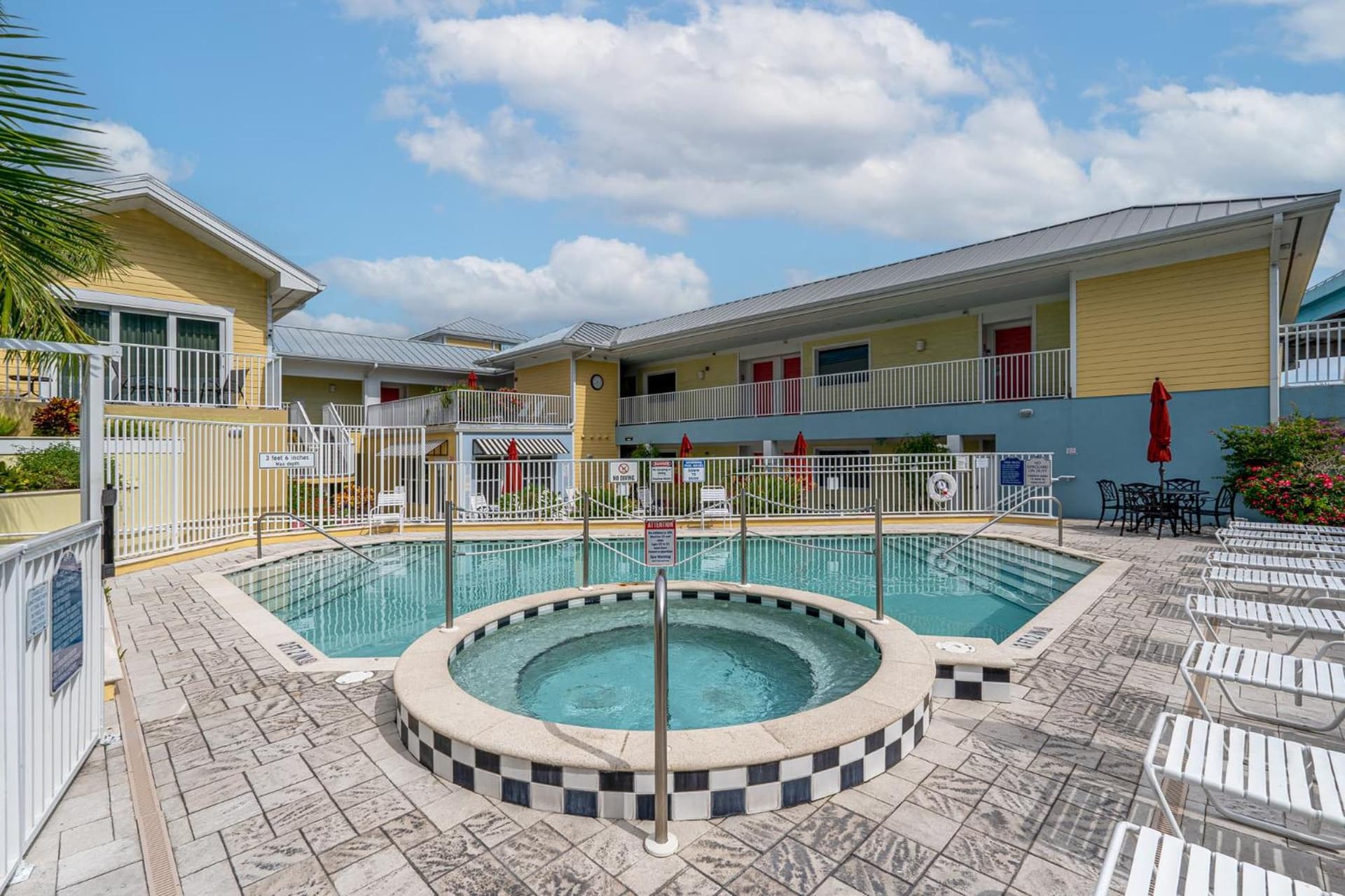 Harbour House at the Inn 204 property views in Fort Myers Beach, FL — gallery photo 3