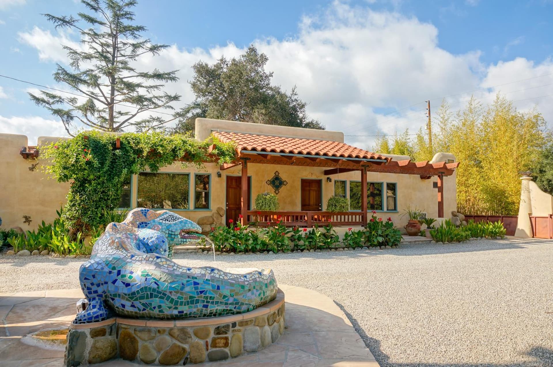 Blue Iguana Inn featured exterior or lobby in Ojai, CA — similar hotel