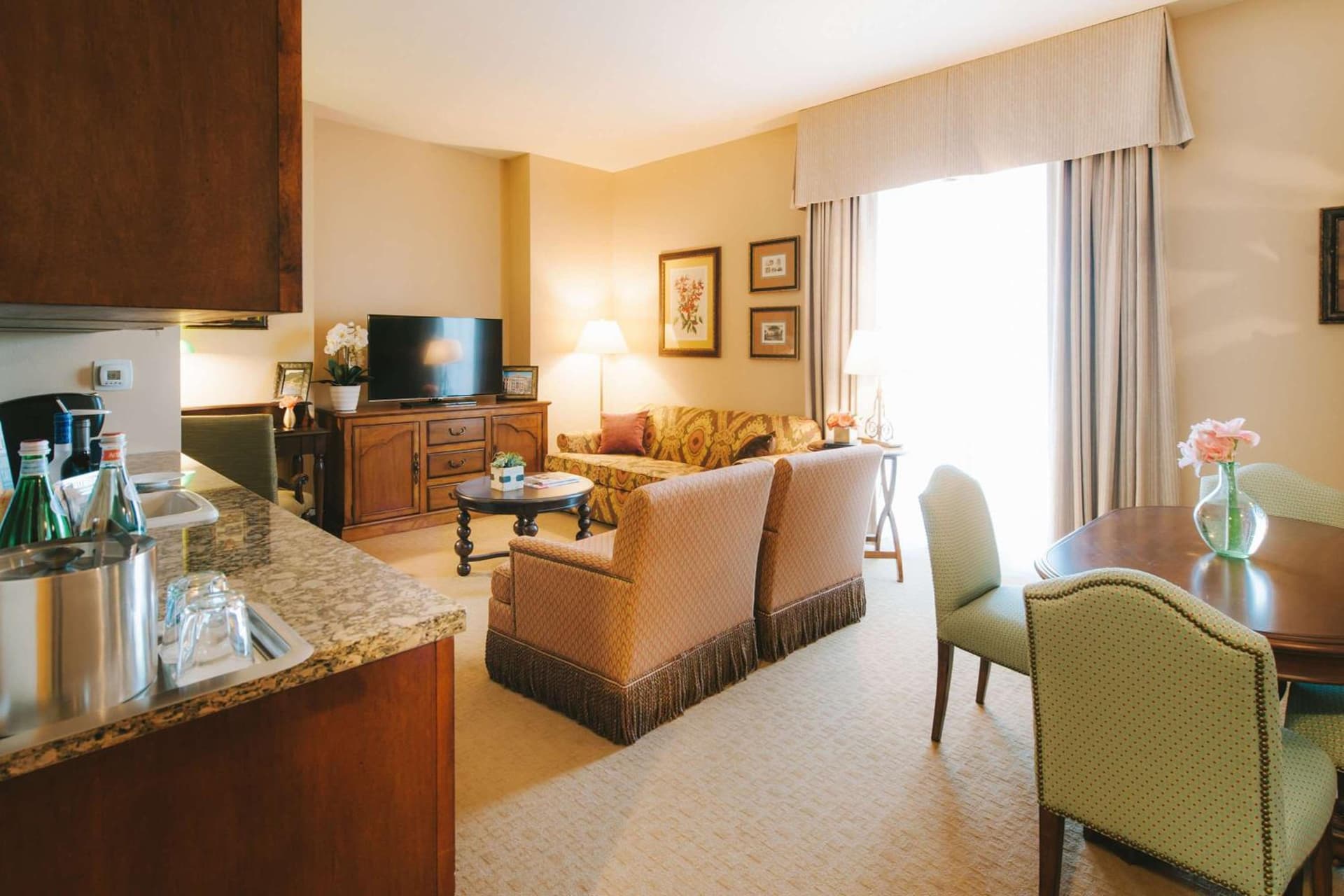 Hotel Viata gallery photo in Austin, TX — image 40