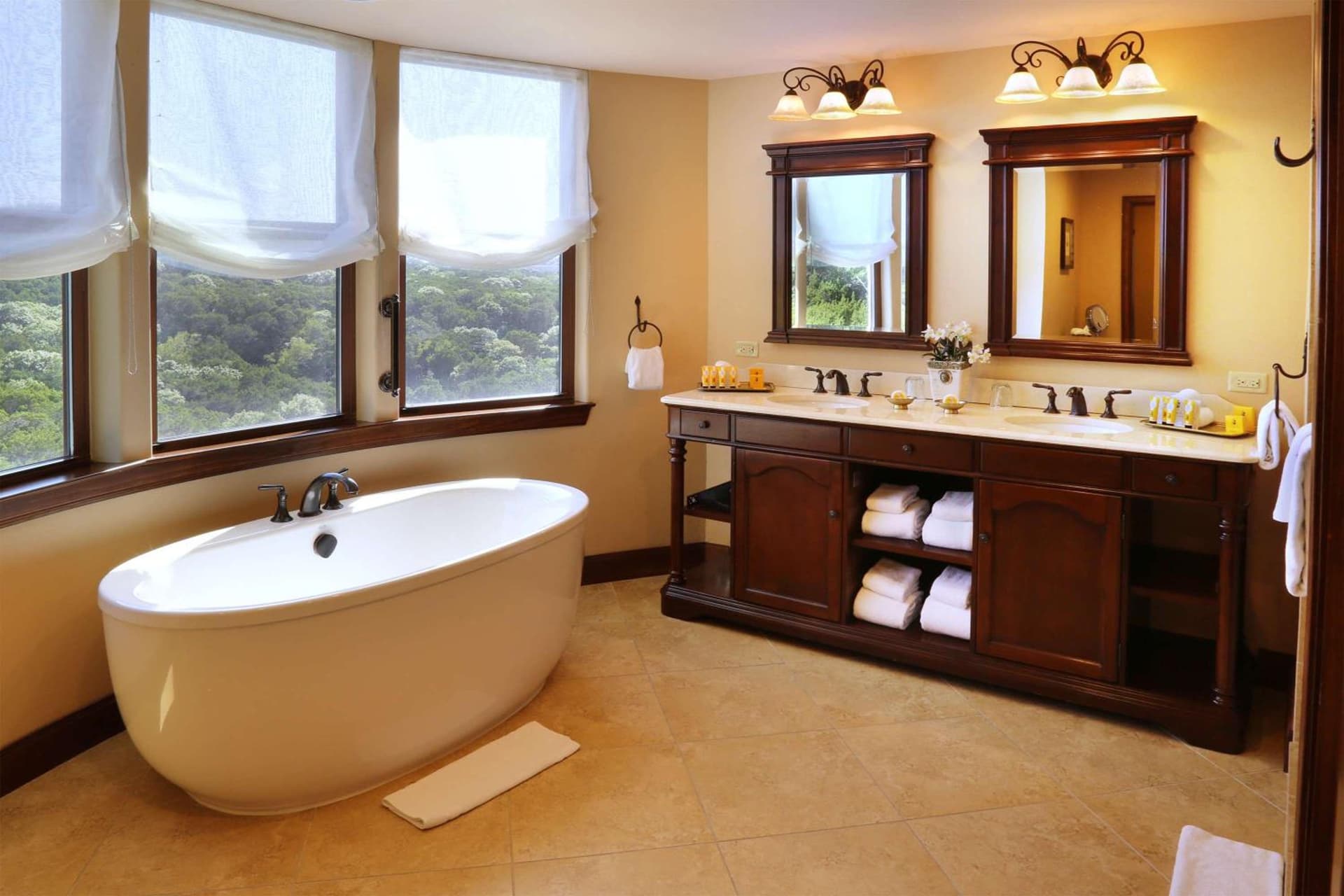 Hotel Viata gallery photo in Austin, TX — image 27