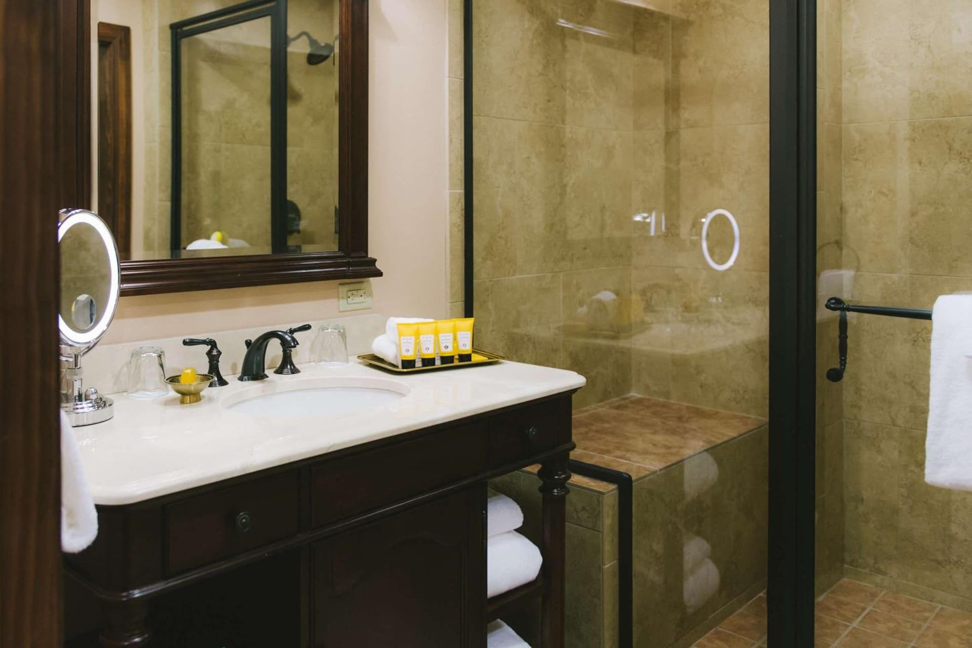 Hotel Viata gallery photo in Austin, TX — image 23