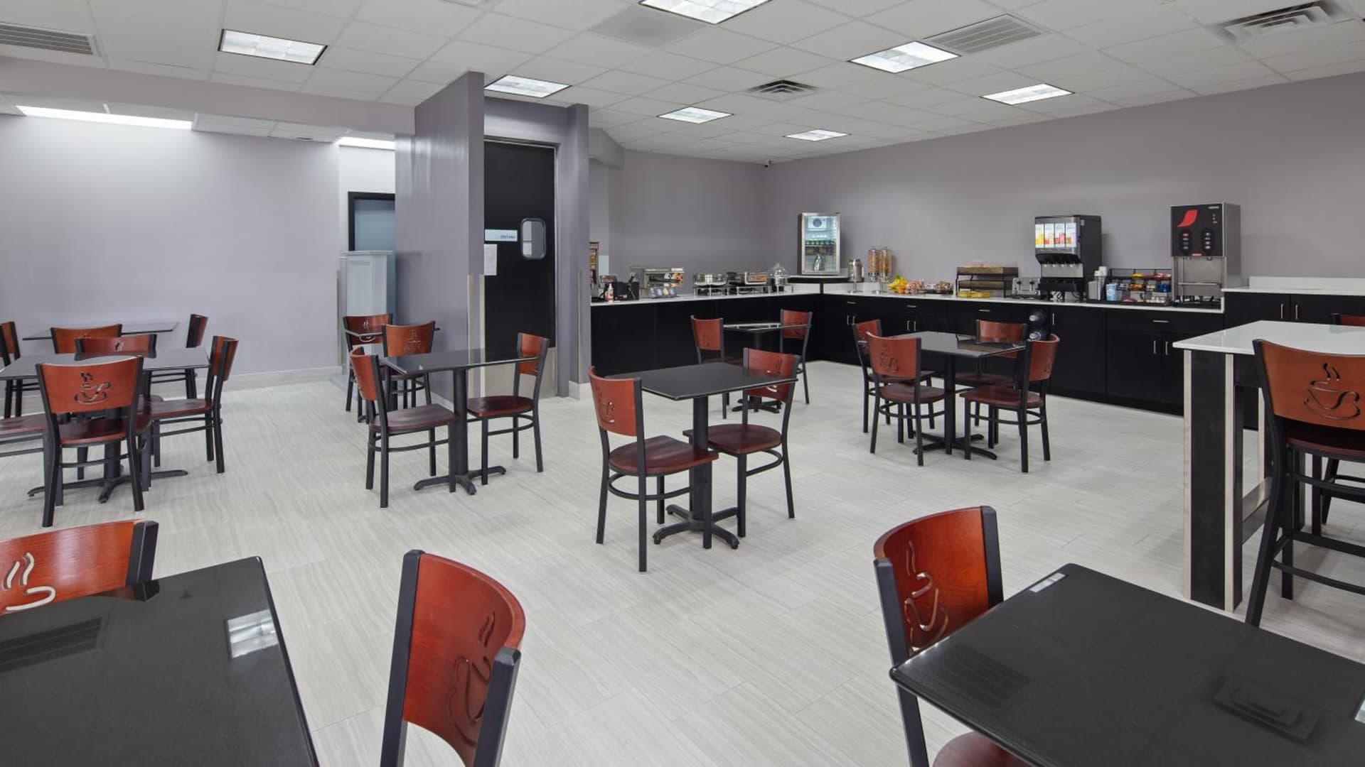 Clarion Pointe Jacksonville near Camp Lejeune gallery photo in Jacksonville, NC — image 18