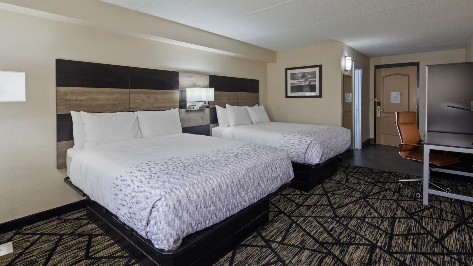 Clarion Pointe Jacksonville near Camp Lejeune gallery photo in Jacksonville, NC — image 24