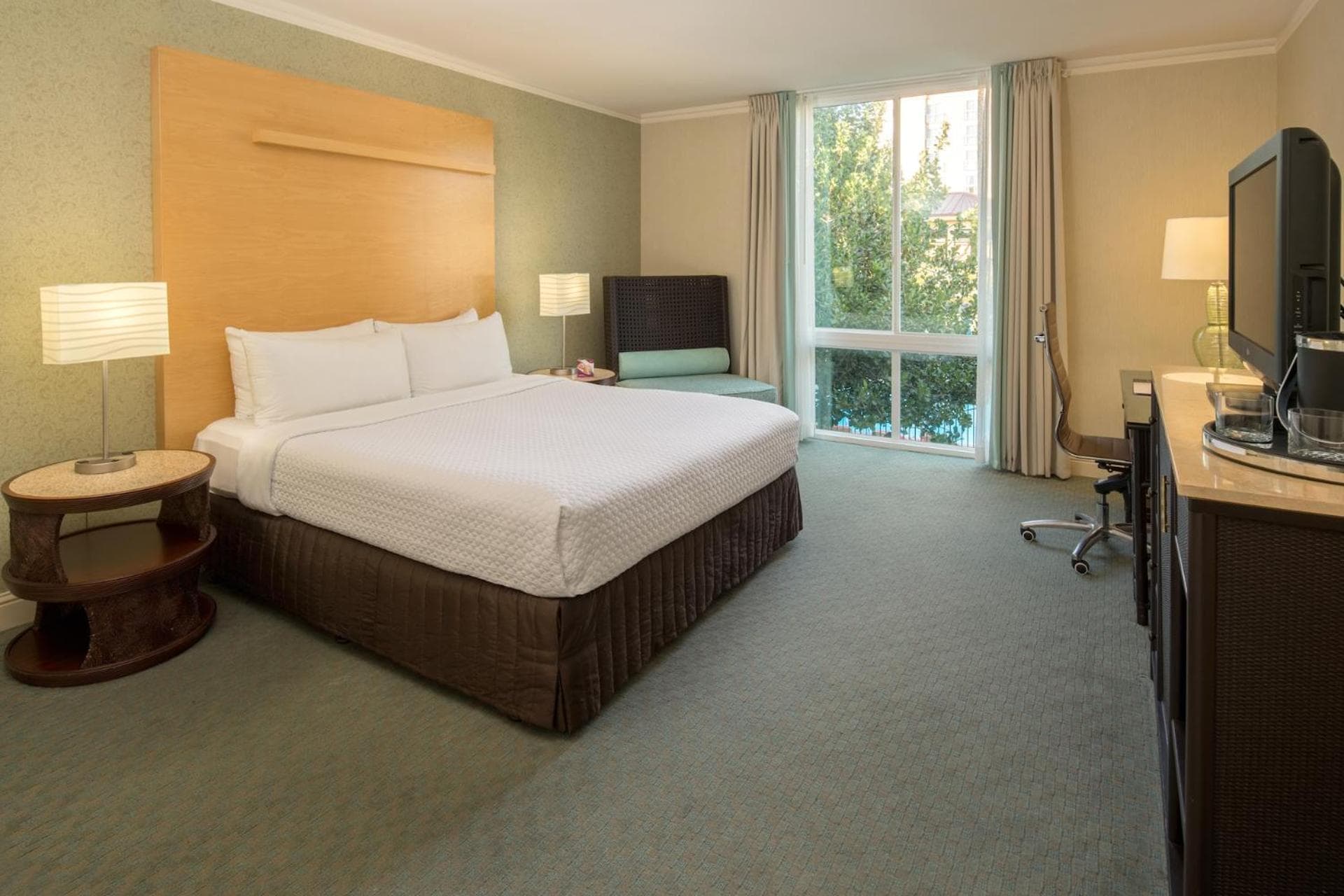 Crowne Plaza Cabana Hotel by IHG interior in Palo Alto, CA — gallery photo 2