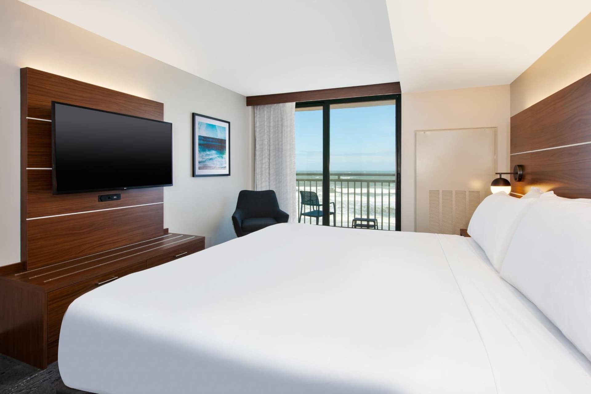 Holiday Inn Express & Suites VA Beach Oceanfront by IHG gallery photo in Virginia Beach, VA — image 22