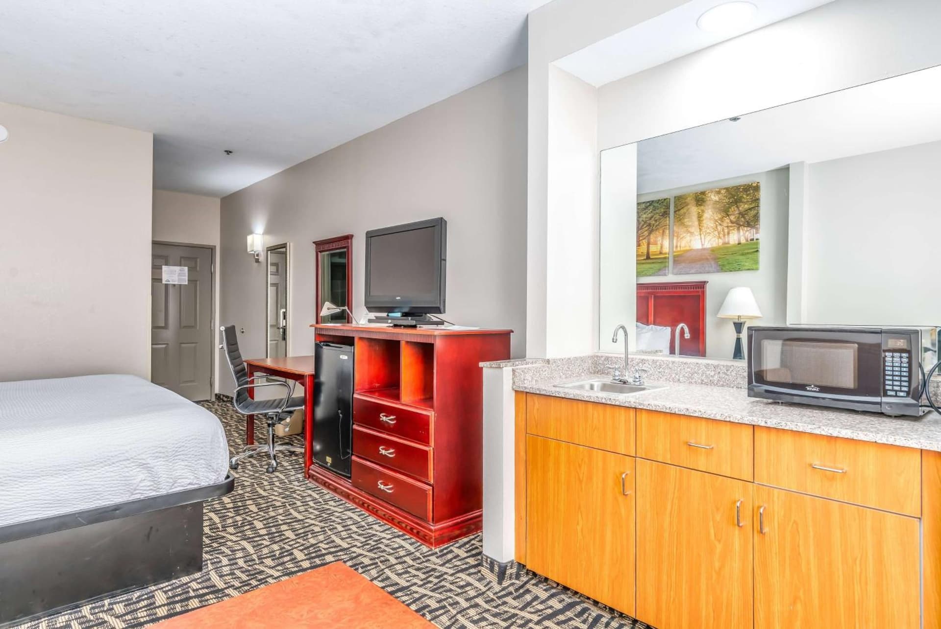 Days Inn & Suites by Wyndham Prattville-Montgomery gallery photo in Prattville, AL — image 17