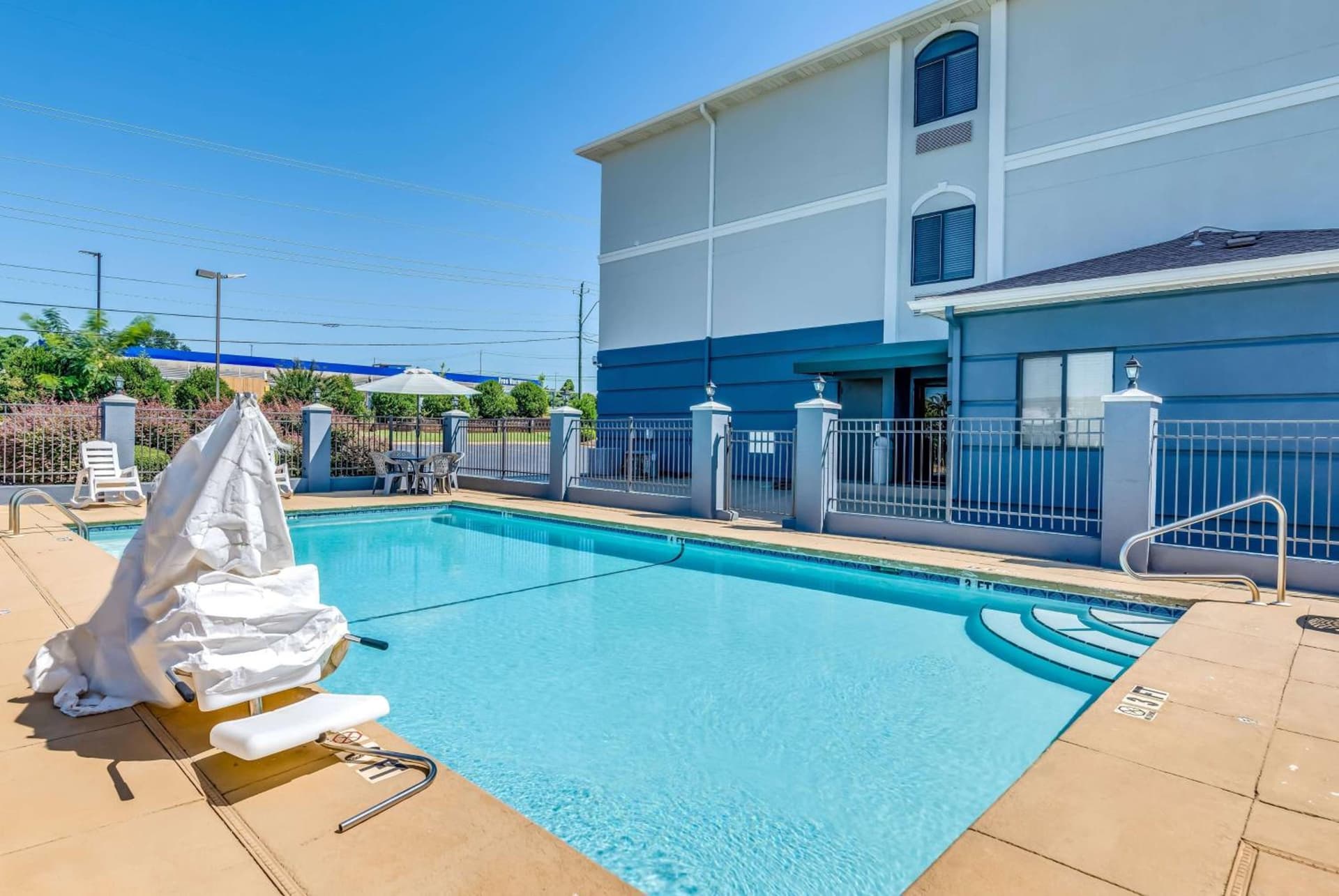 Days Inn & Suites by Wyndham Prattville-Montgomery gallery photo in Prattville, AL — image 30