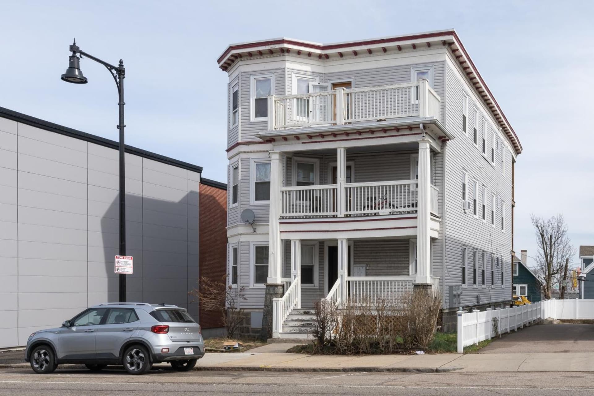 4BR Dorchester Home - Near Marina Bay & Parks - Sun-Filled Summer Getaway 90-3 featured exterior or lobby in Boston, MA — similar hotel