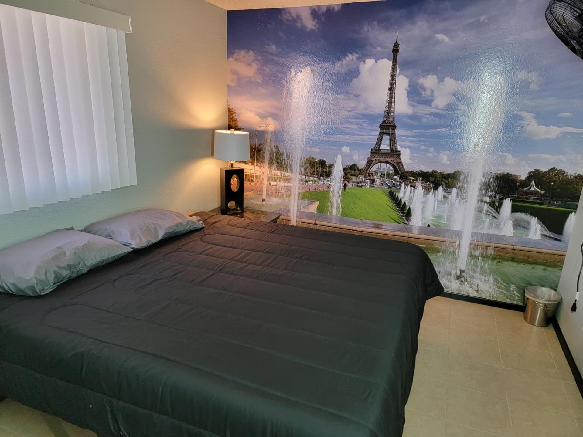 Orangewood & 51Ave Homestay - Not a Hotel exterior or lobby in Glendale, AZ — main listing photo