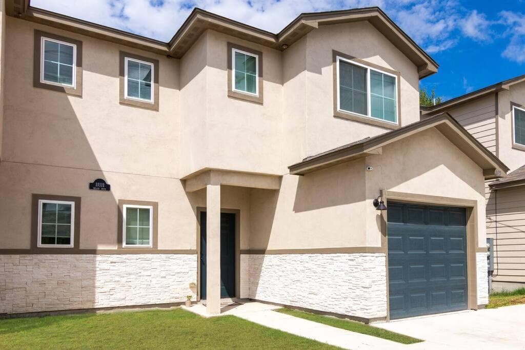 LUX 3BR 3BA Home W Private Hot tub, 3k Arcade Games & private garage- 5mins to the Airport featured exterior or lobby in San Antonio, TX — similar hotel