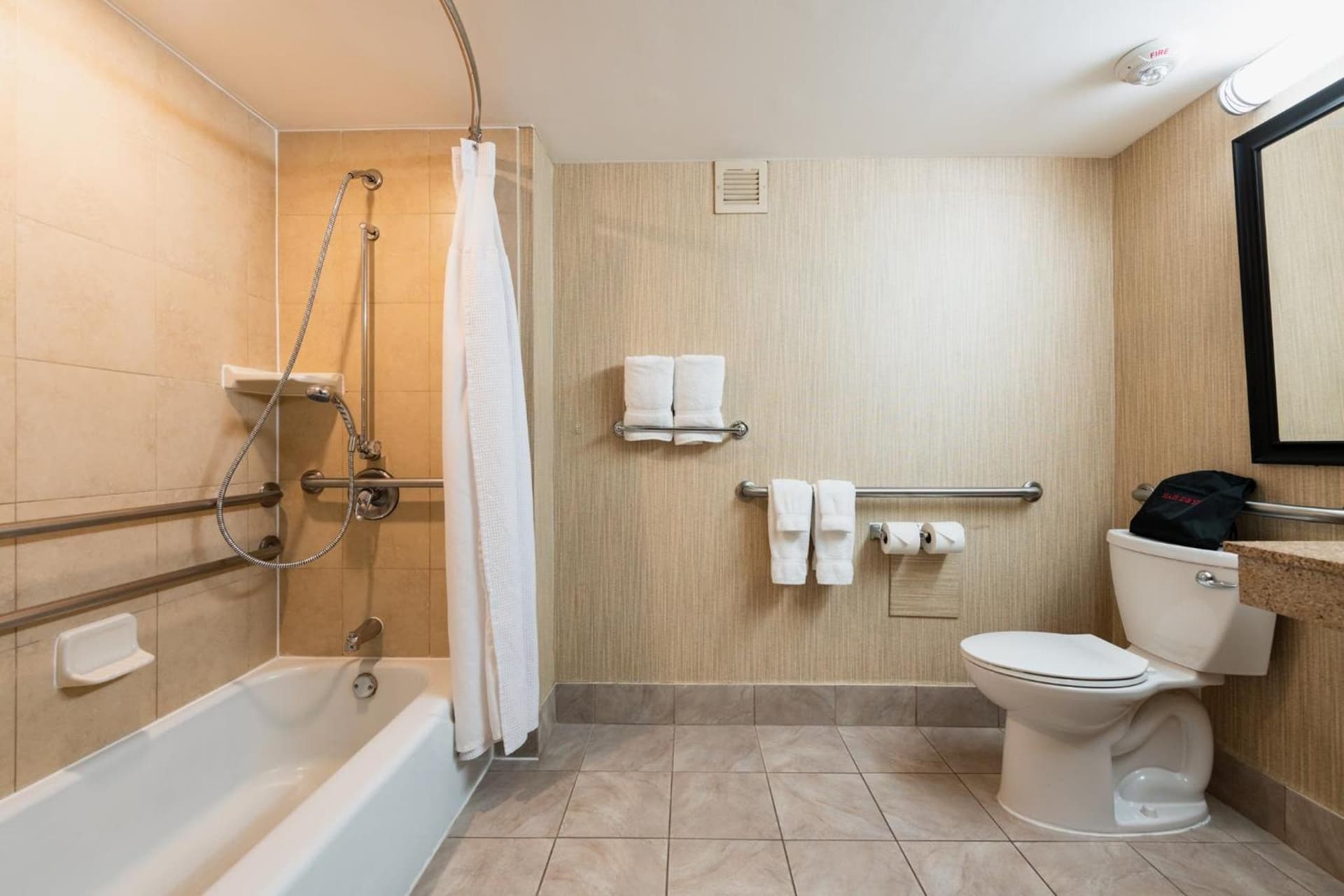 Crowne Plaza Newark Airport by IHG gallery photo in Elizabeth, NJ — image 70