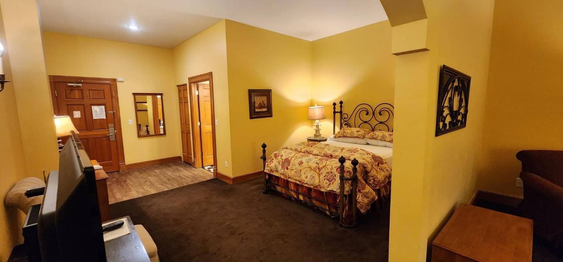 Nuks Executive Suites gallery photo in De Pere, WI — image 98