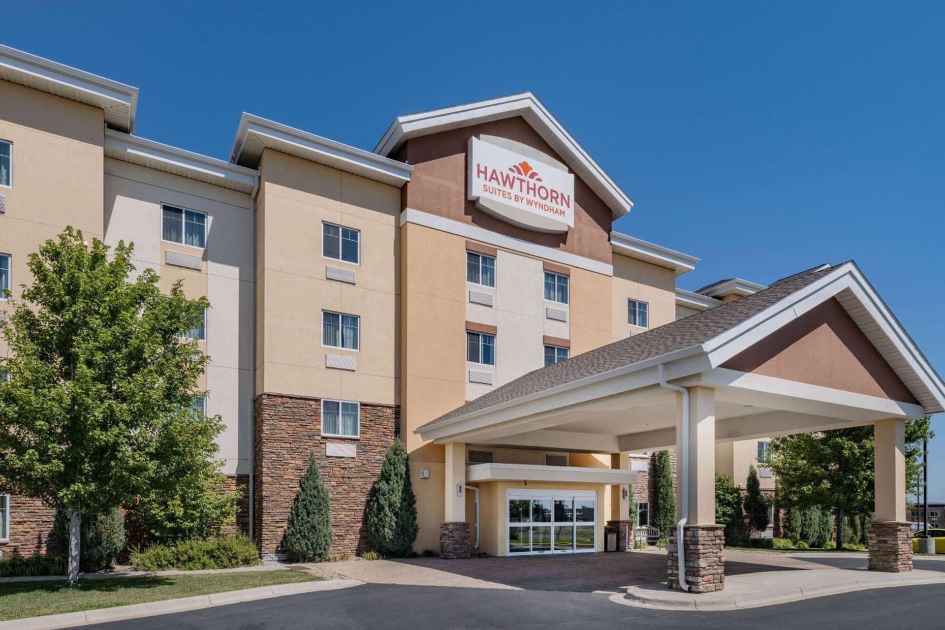 Hawthorn Suites by Wyndham Williston property views in Williston, ND — gallery photo 3