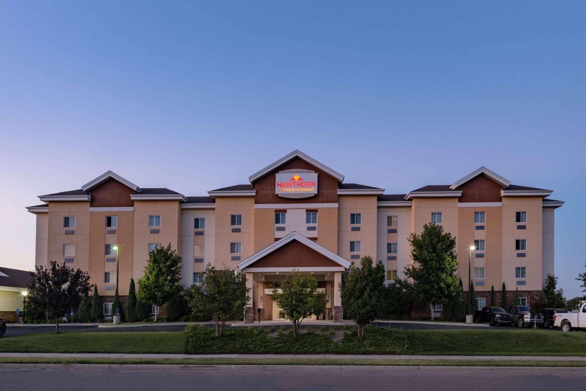 Hawthorn Suites by Wyndham Williston interior in Williston, ND — gallery photo 2