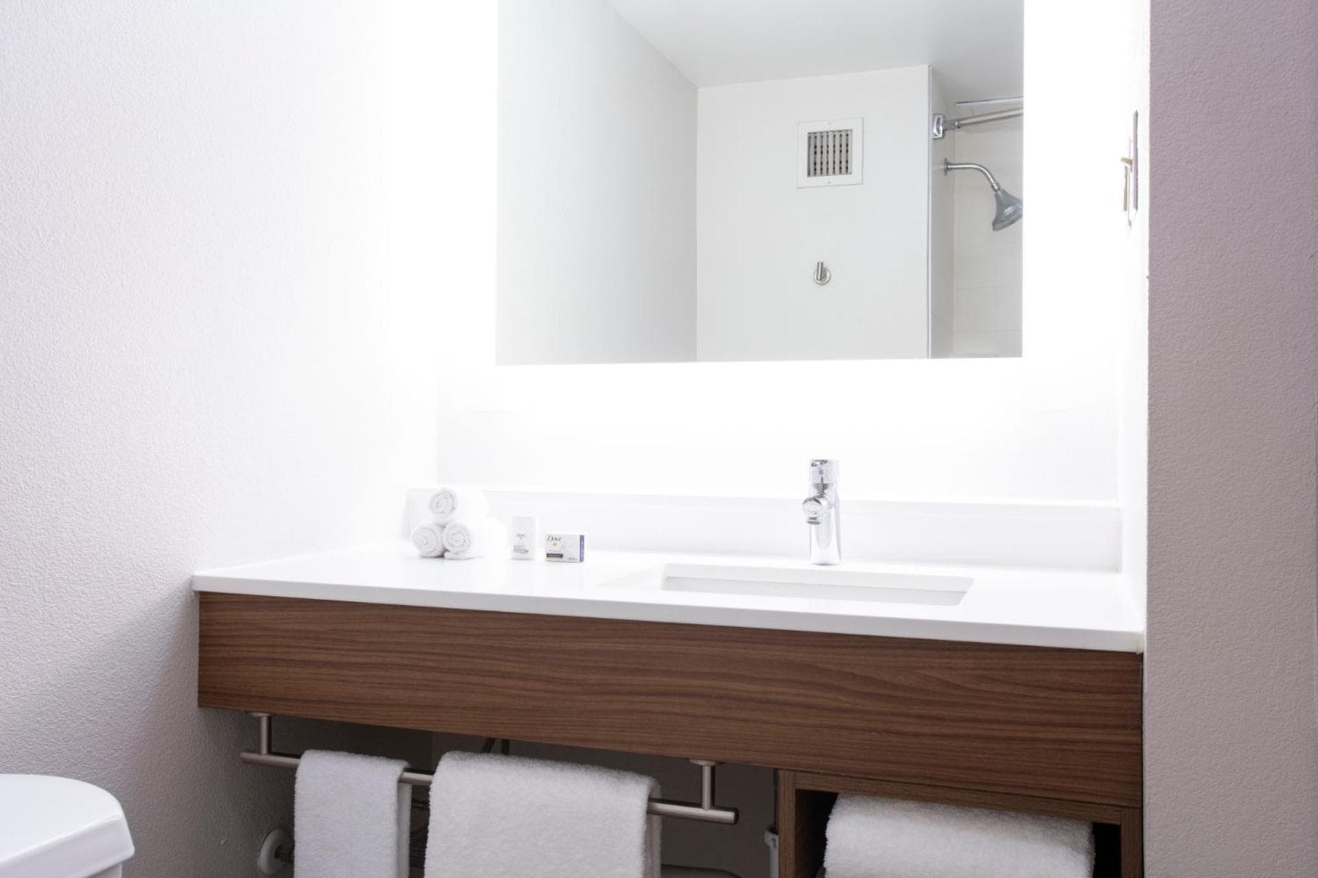 Holiday Inn Express - San Antonio Airport by IHG gallery photo in San Antonio, TX — image 17
