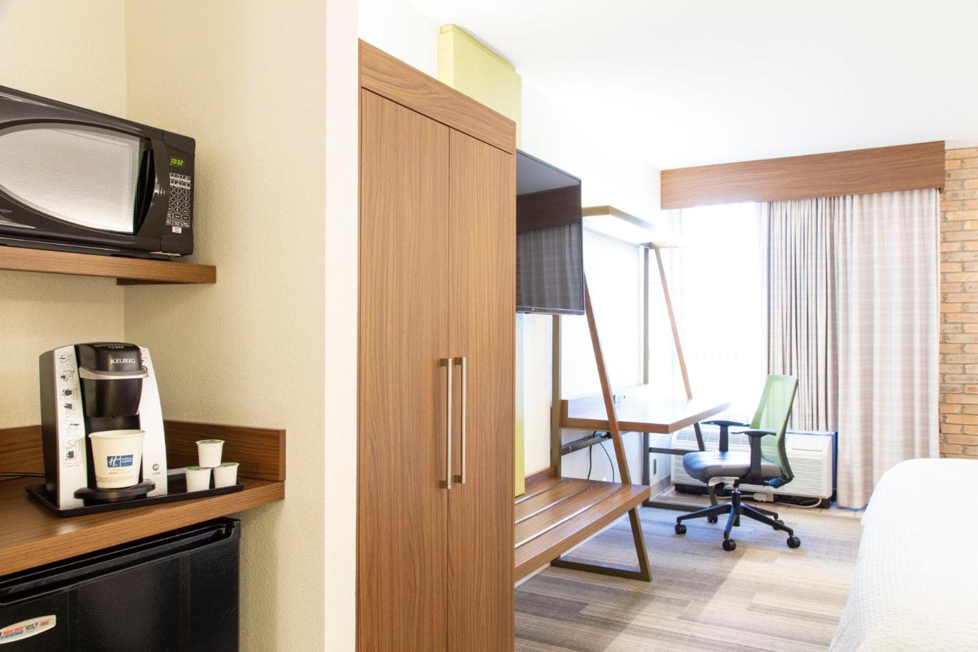 Holiday Inn Express - San Antonio Airport by IHG gallery photo in San Antonio, TX — image 44