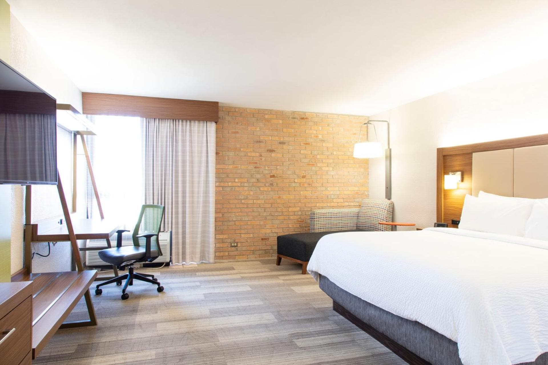 Holiday Inn Express - San Antonio Airport by IHG gallery photo in San Antonio, TX — image 35