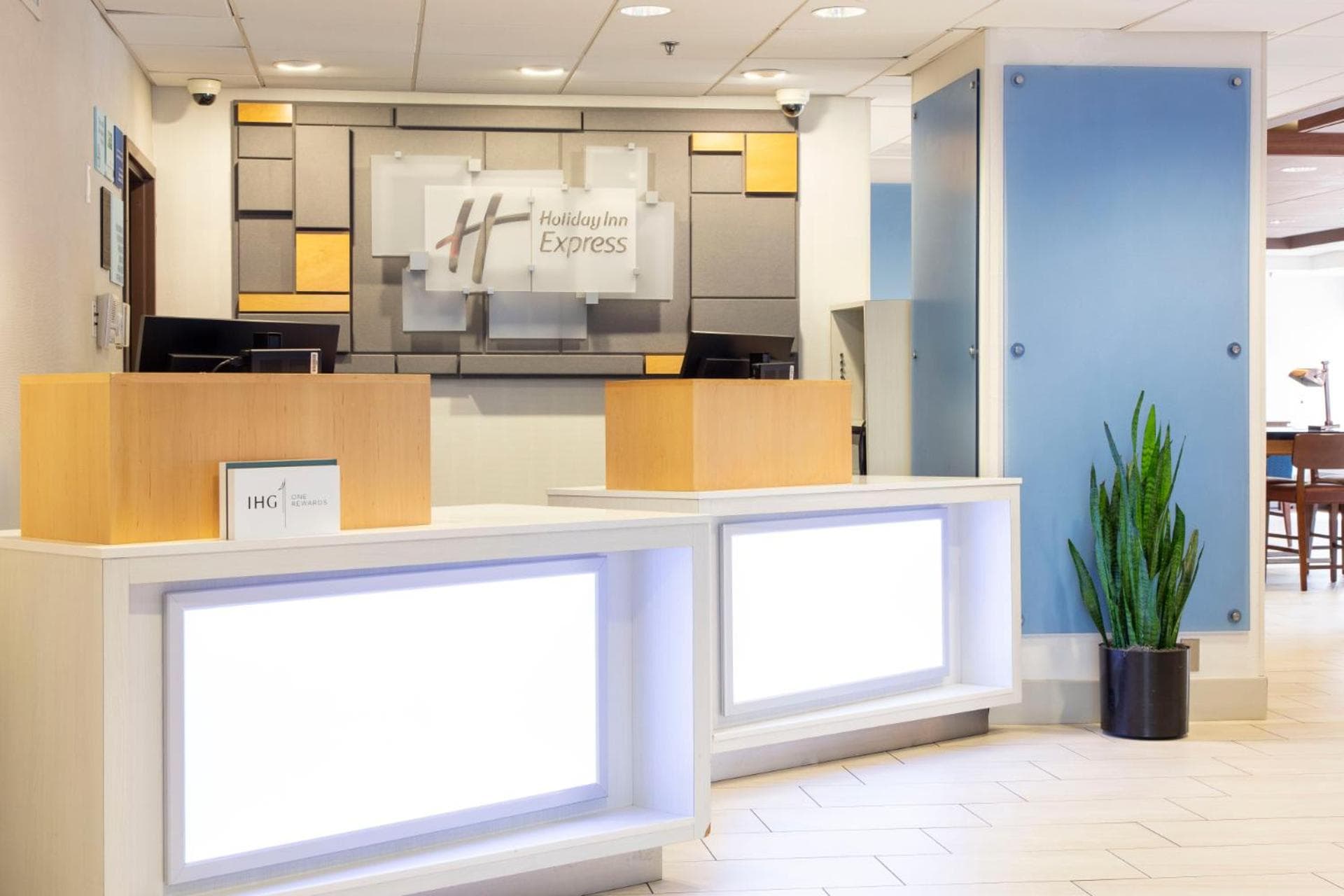 Holiday Inn Express - San Antonio Airport by IHG gallery photo in San Antonio, TX — image 46