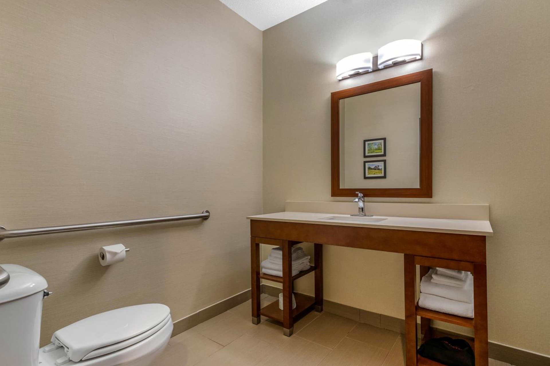 Comfort Suites Cedar Falls Industrial Park gallery photo in Cedar Falls, IA — image 19