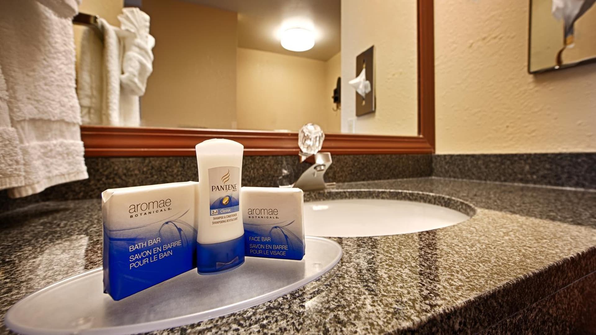 Best Western Luxbury Inn Fort Wayne gallery photo in Fort Wayne, IN — image 8