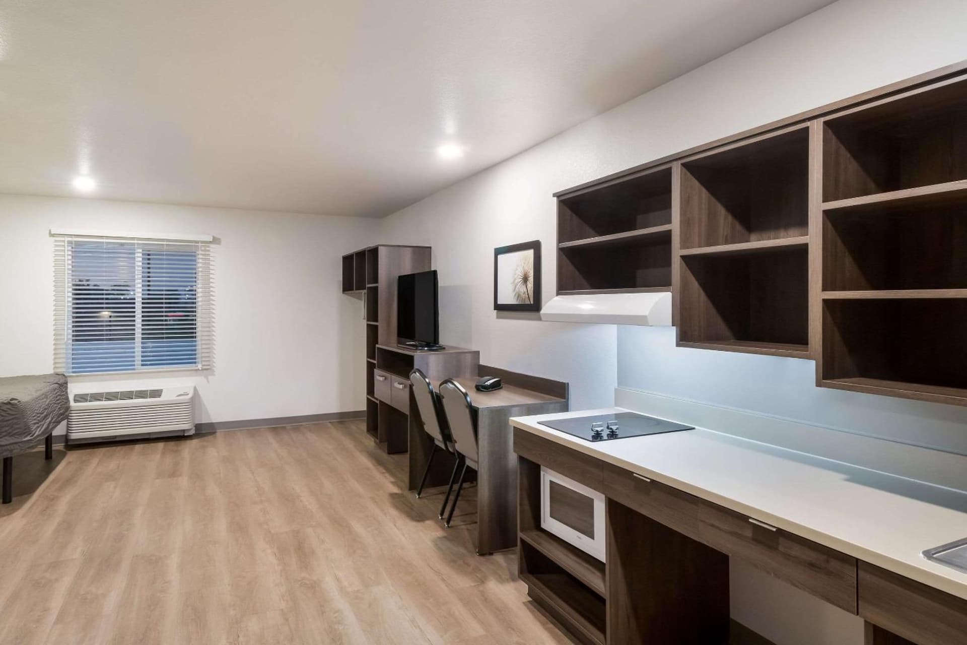 WoodSpring Suites Mesa Chandler gallery photo in Mesa, AZ — image 33