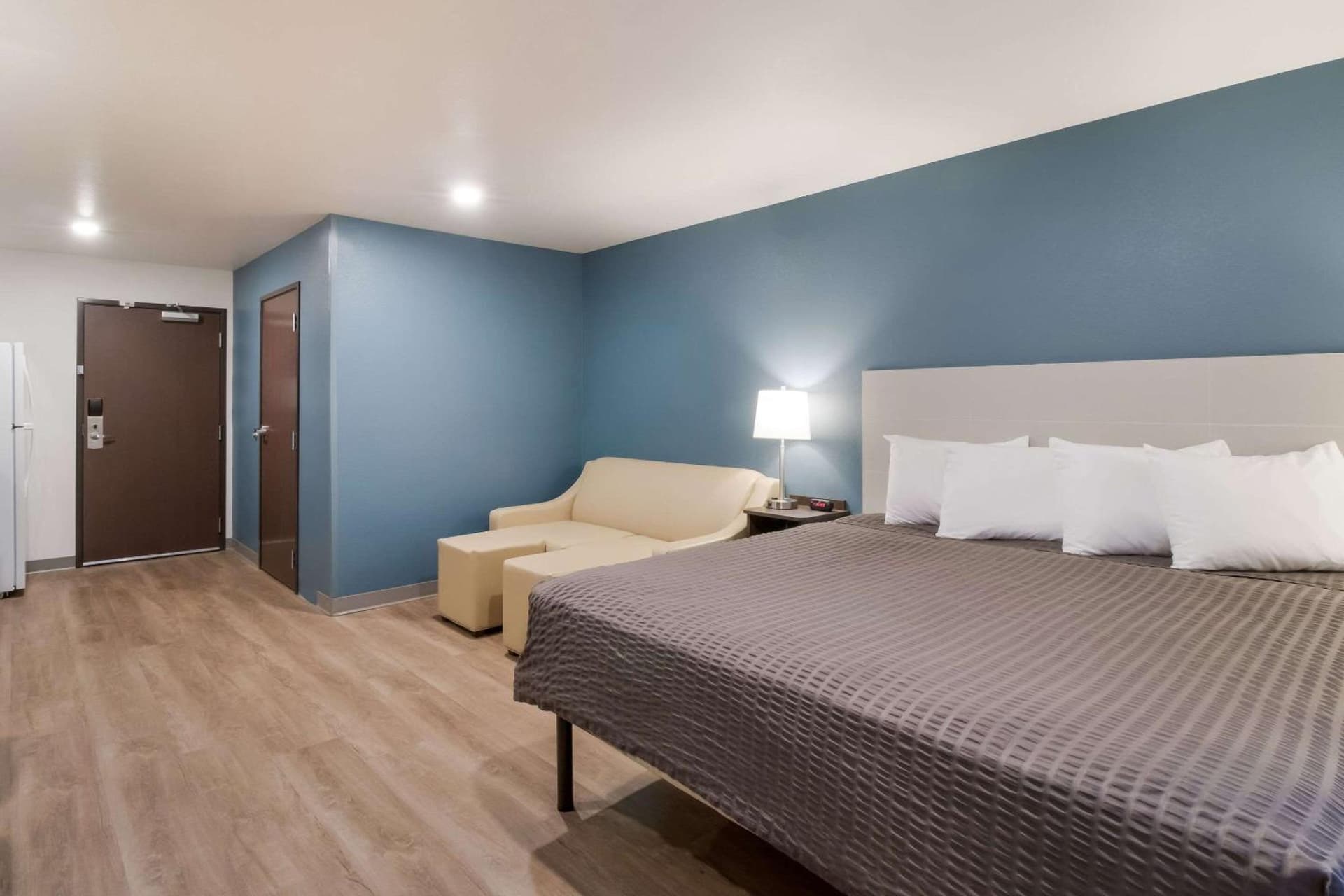 WoodSpring Suites Mesa Chandler gallery photo in Mesa, AZ — image 6