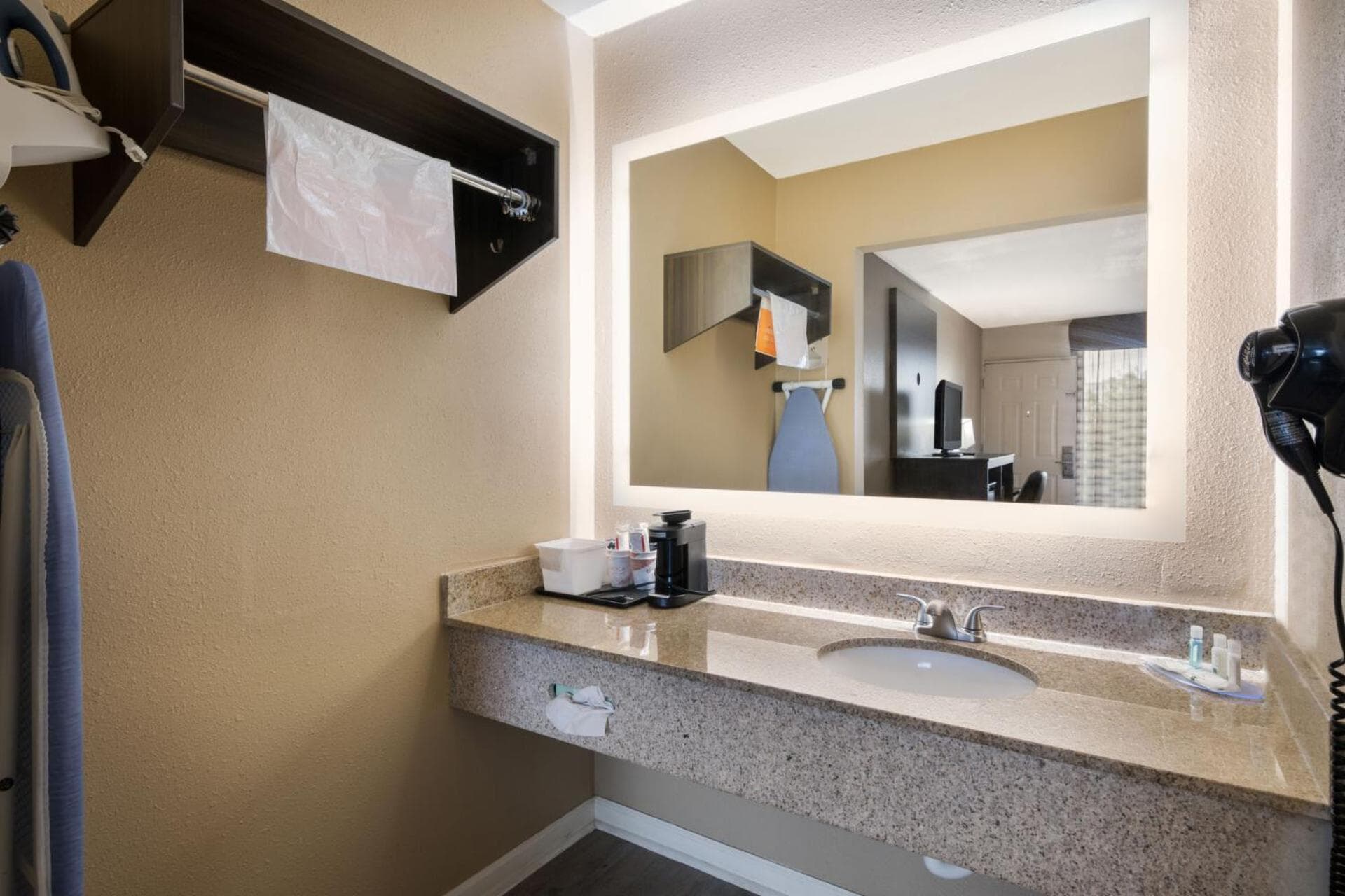 Quality Inn Gastonia East gallery photo in Gastonia, NC — image 34
