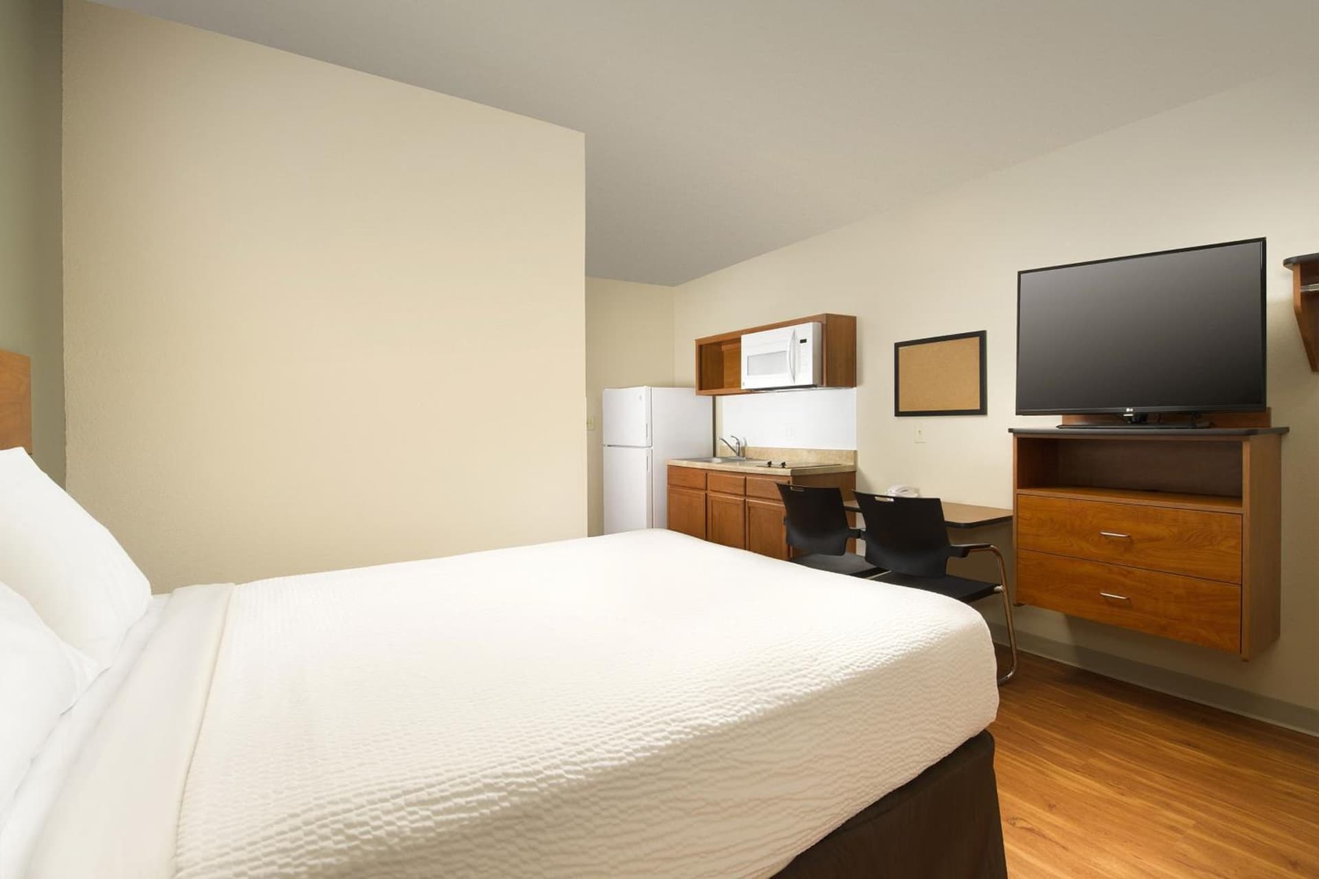 Extended Stay America Select Suites - Fort Lauderdale - Airport - West gallery photo in Davie, FL — image 5