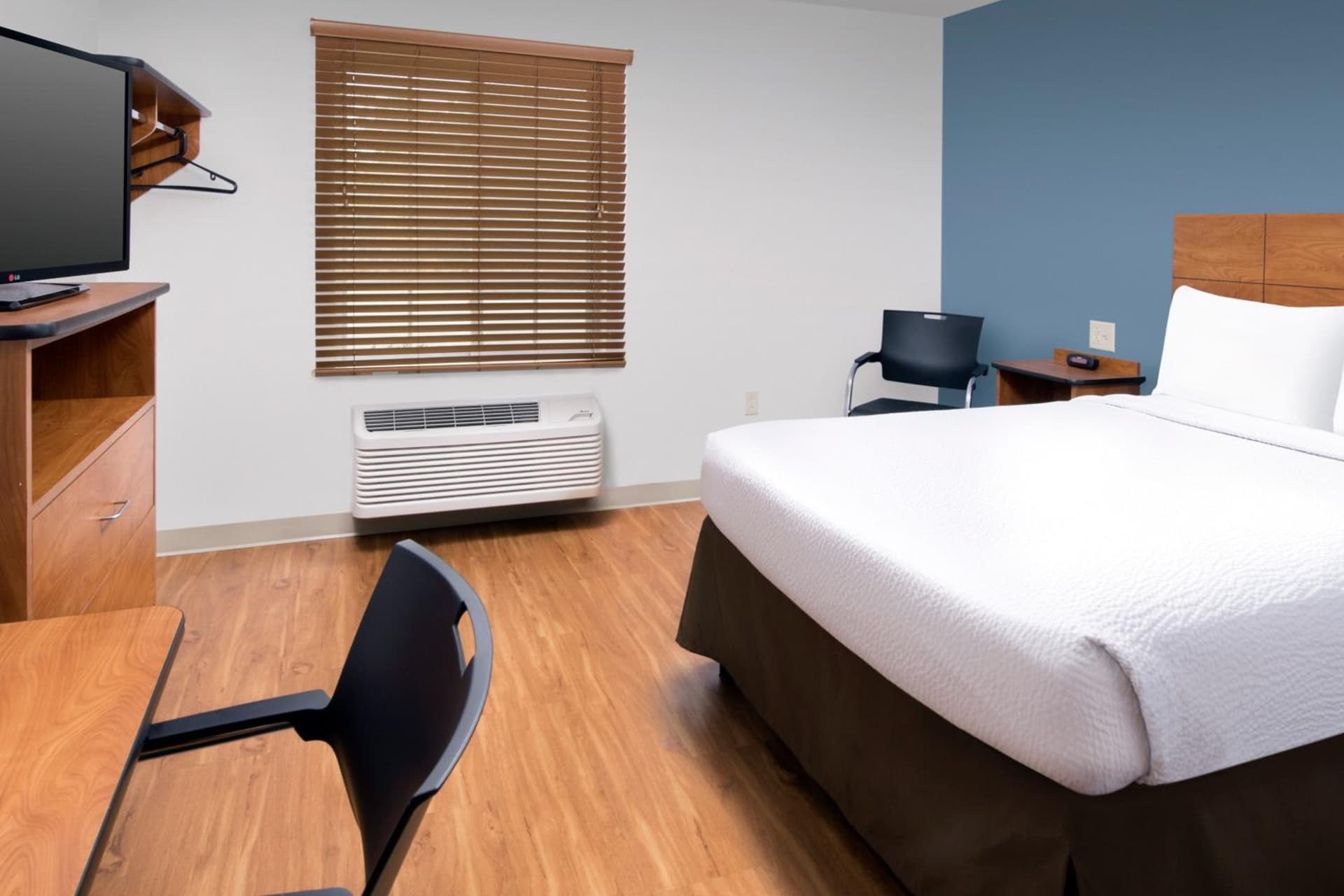 Extended Stay America Select Suites - Cleveland - Airport gallery photo in Cleveland, OH — image 23
