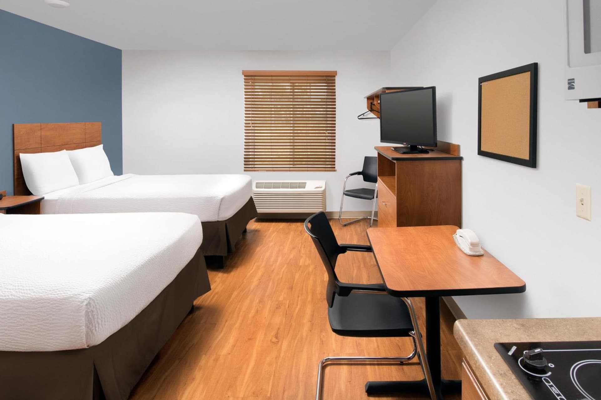 Extended Stay America Select Suites - Cleveland - Airport gallery photo in Cleveland, OH — image 6