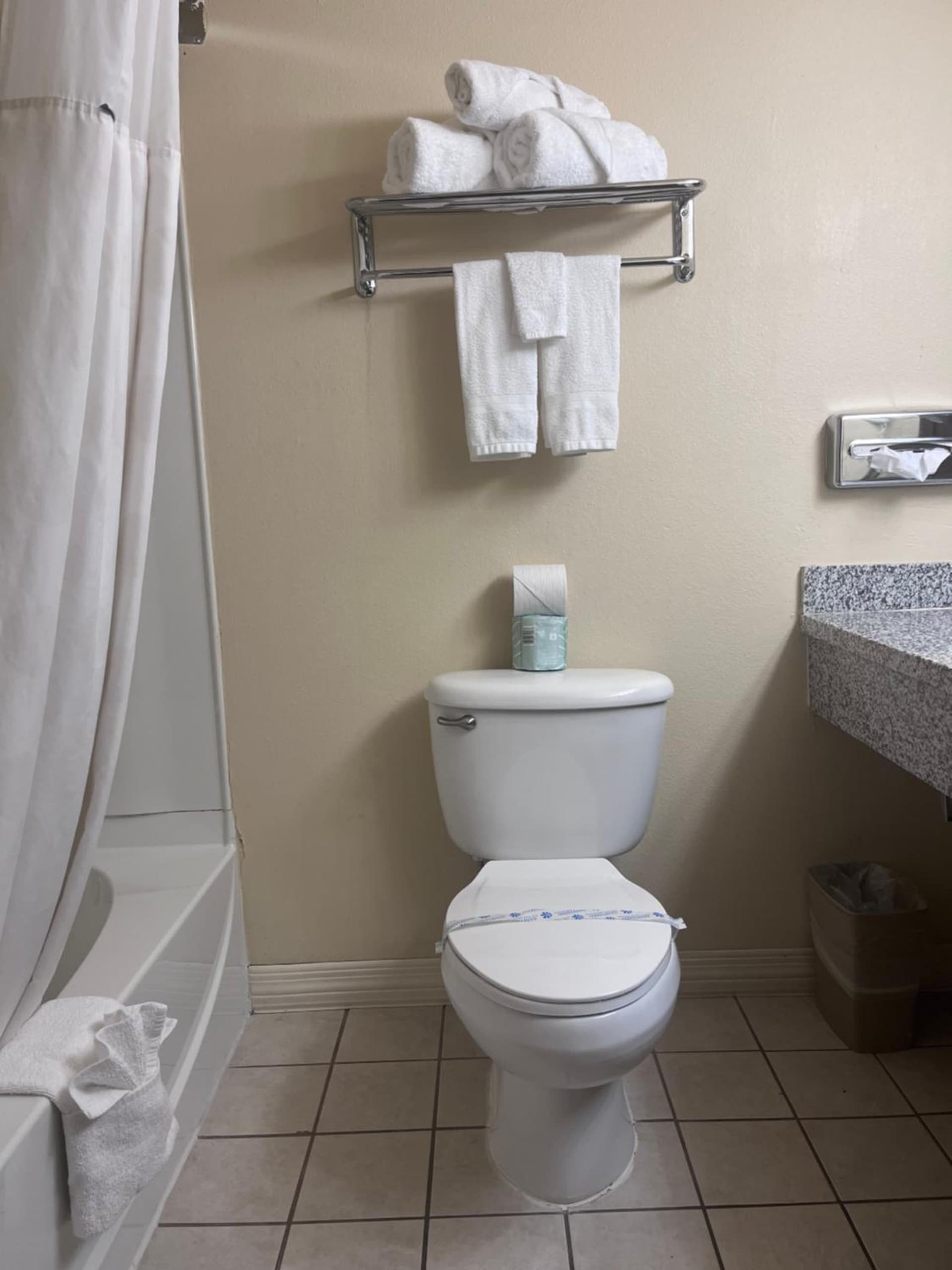 Ramada Downtown by Wyndham Anchorage gallery photo in Anchorage, AK — image 25