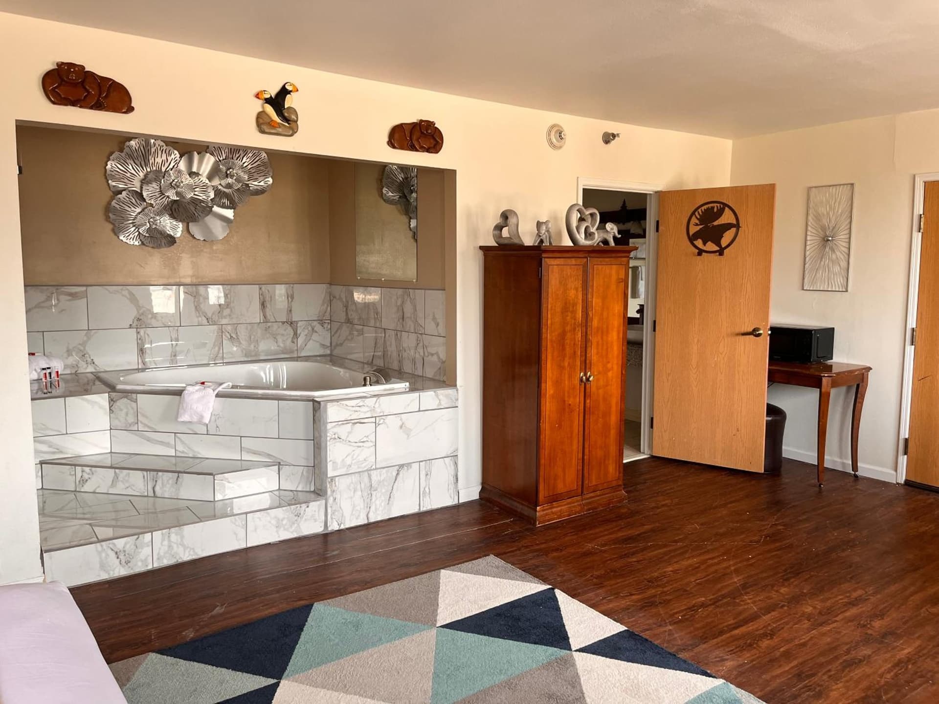 Ramada Downtown by Wyndham Anchorage gallery photo in Anchorage, AK — image 22