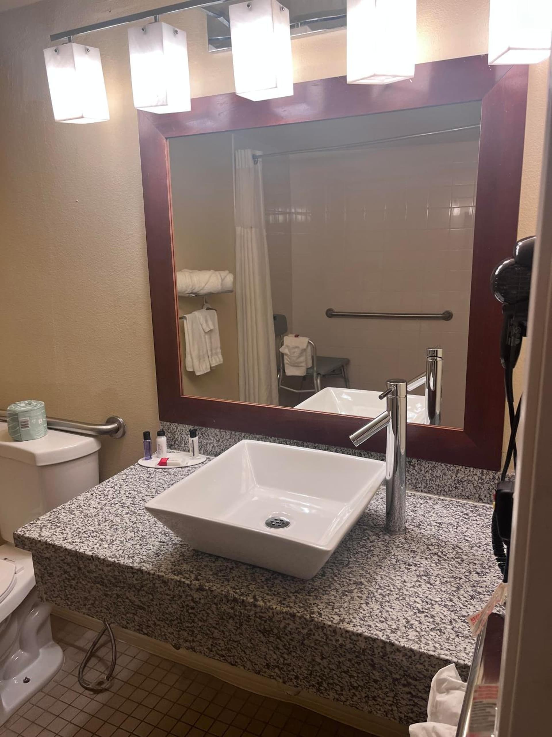 Ramada Downtown by Wyndham Anchorage gallery photo in Anchorage, AK — image 8