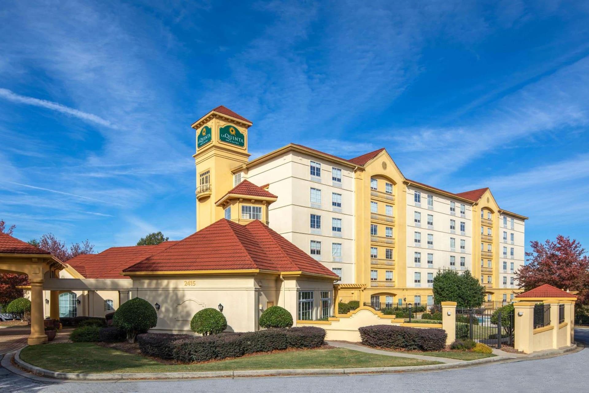 La Quinta by Wyndham Atlanta Ballpark/Galleria featured exterior or lobby in Atlanta, GA — similar hotel
