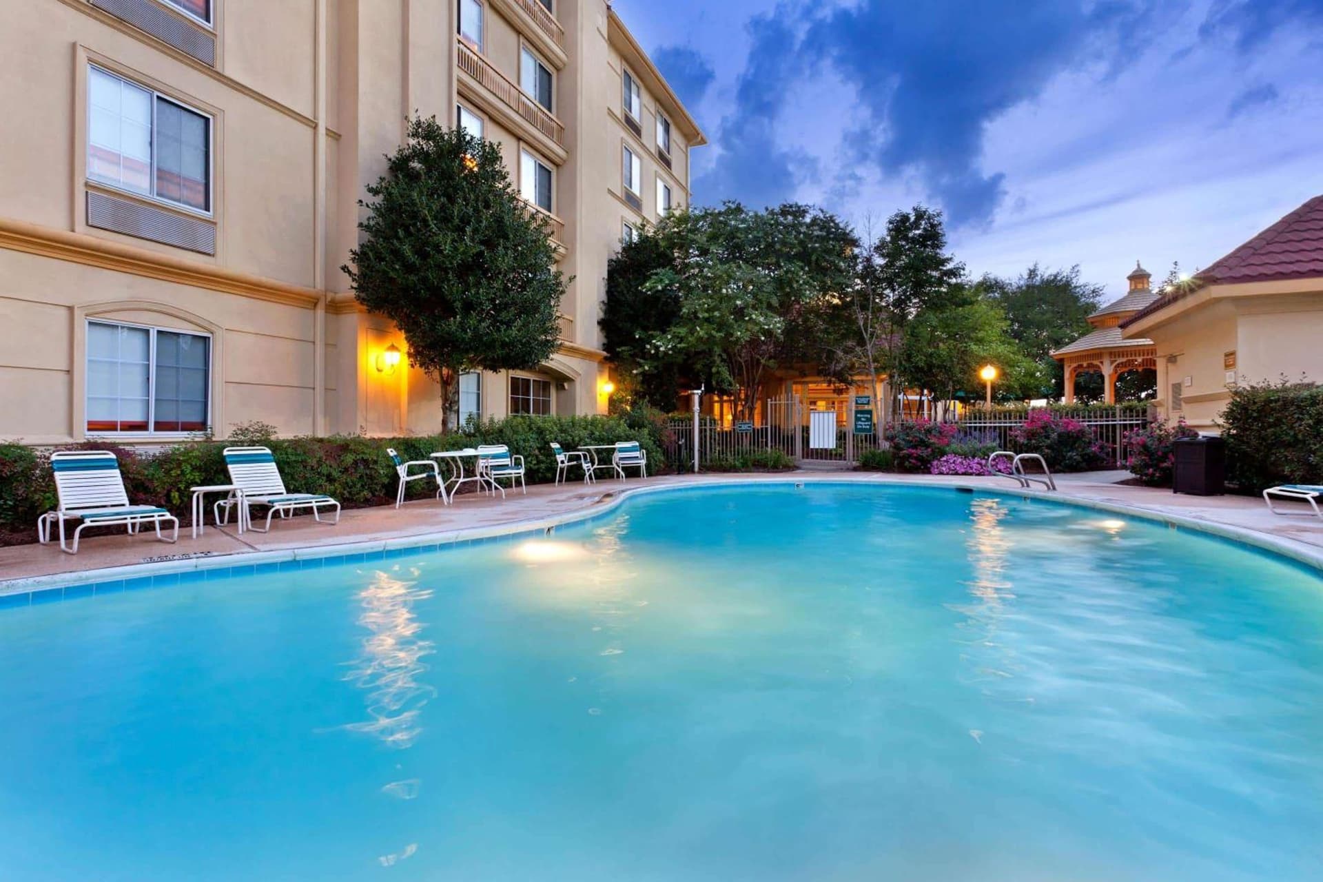 La Quinta by Wyndham Raleigh Cary interior in Cary, NC — gallery photo 2