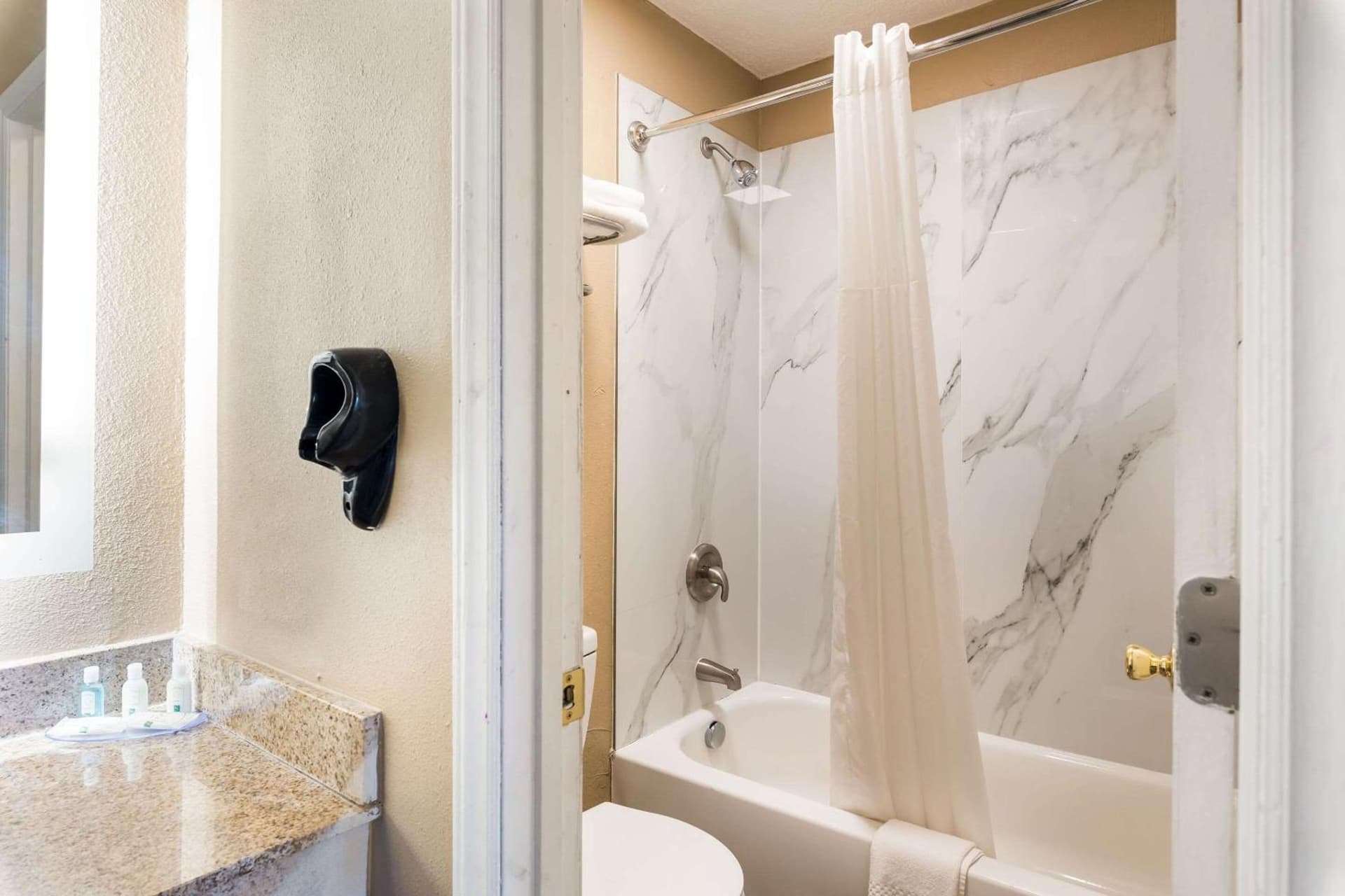 Quality Inn Gastonia East gallery photo in Gastonia, NC — image 47