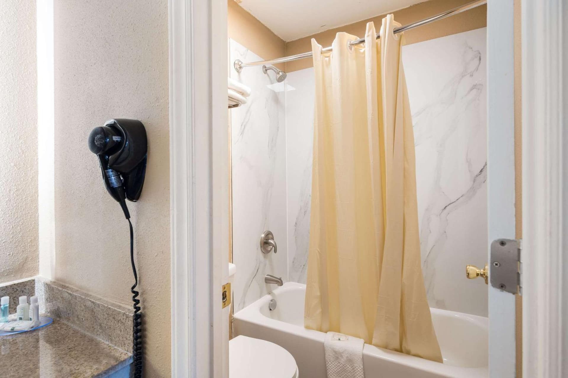Quality Inn Gastonia East gallery photo in Gastonia, NC — image 31