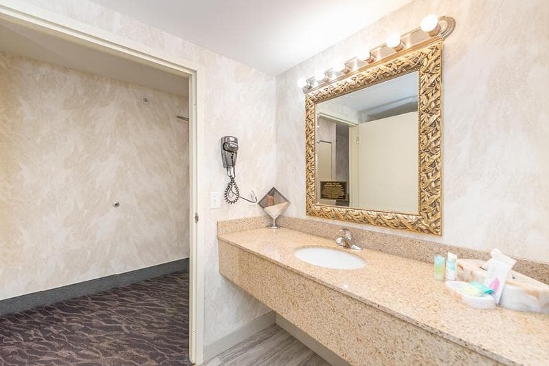 Bellissimo Hotel, Trademark by Wyndham Near Foxwoods Casino gallery photo in North Stonington — image 22