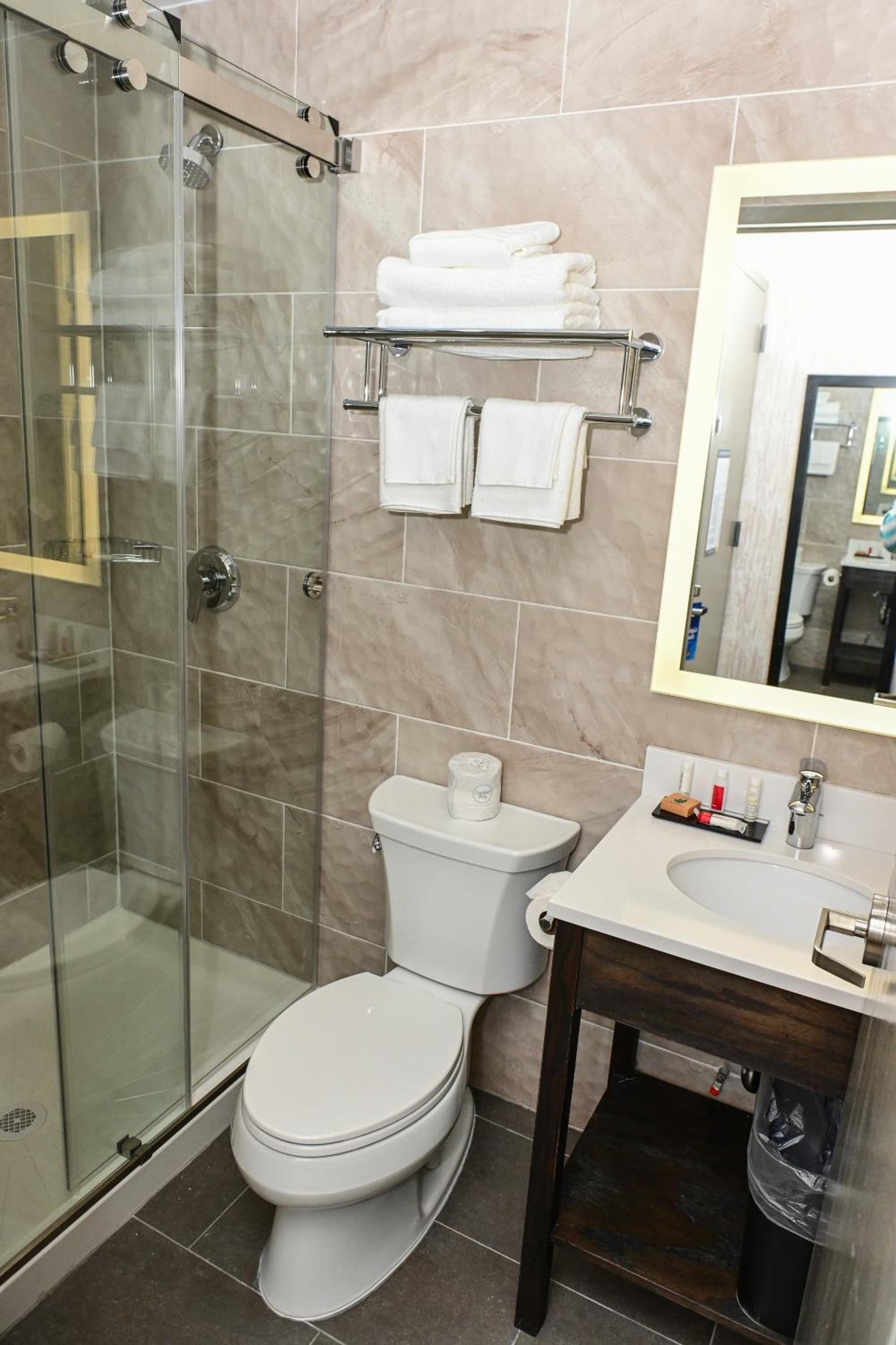 Days Inn by Wyndham Bronx NYC gallery photo in Bronx, NY — image 17