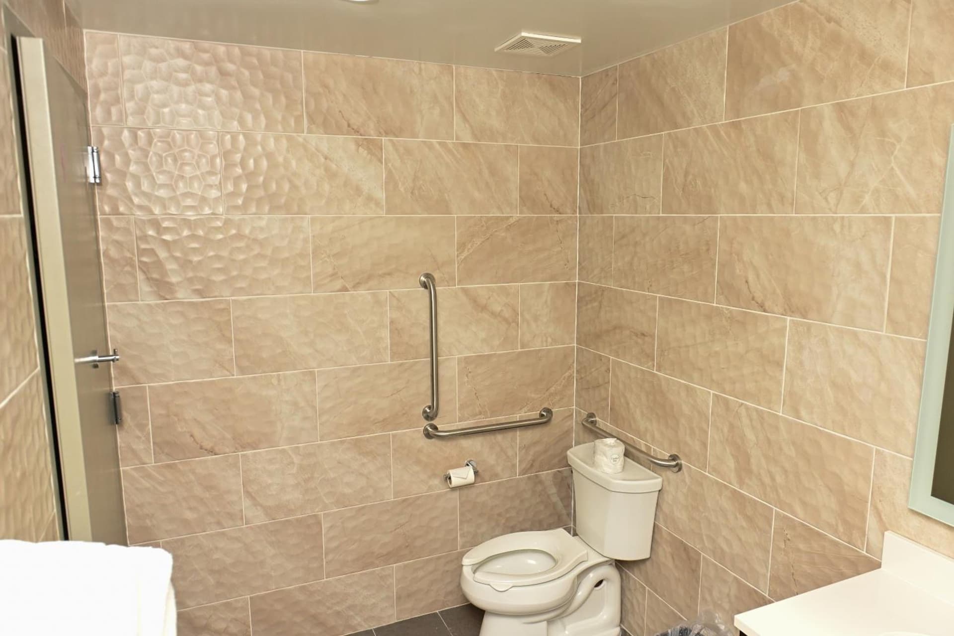 Days Inn by Wyndham Bronx NYC gallery photo in Bronx, NY — image 29