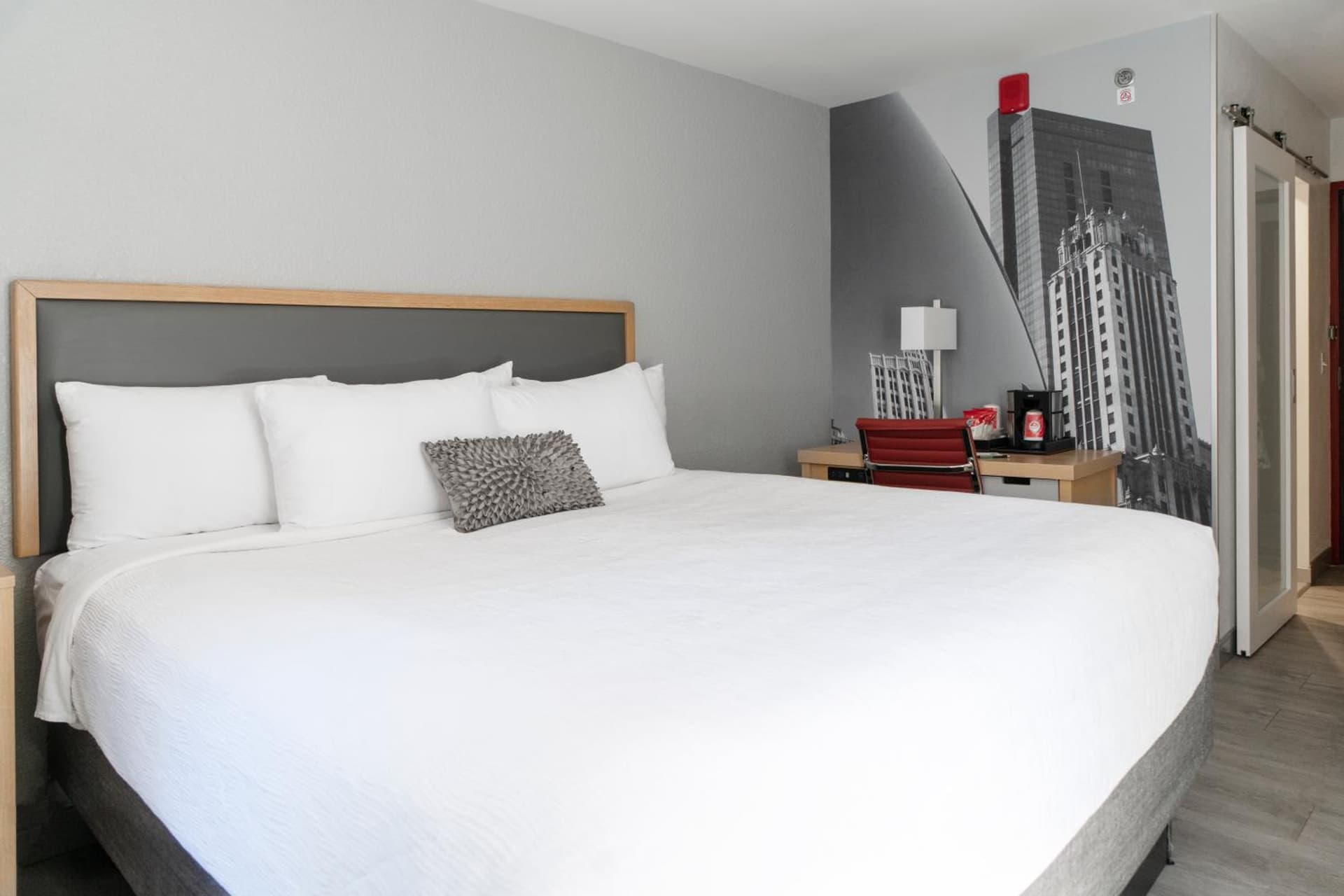 Hotel Saint Clair - Magnificent Mile gallery photo in Chicago, IL — image 23