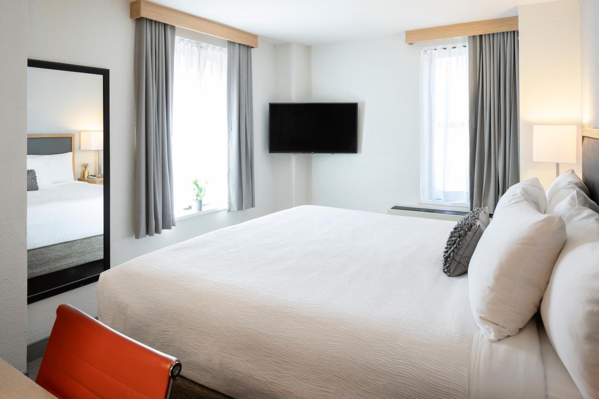 Hotel Saint Clair - Magnificent Mile gallery photo in Chicago, IL — image 14
