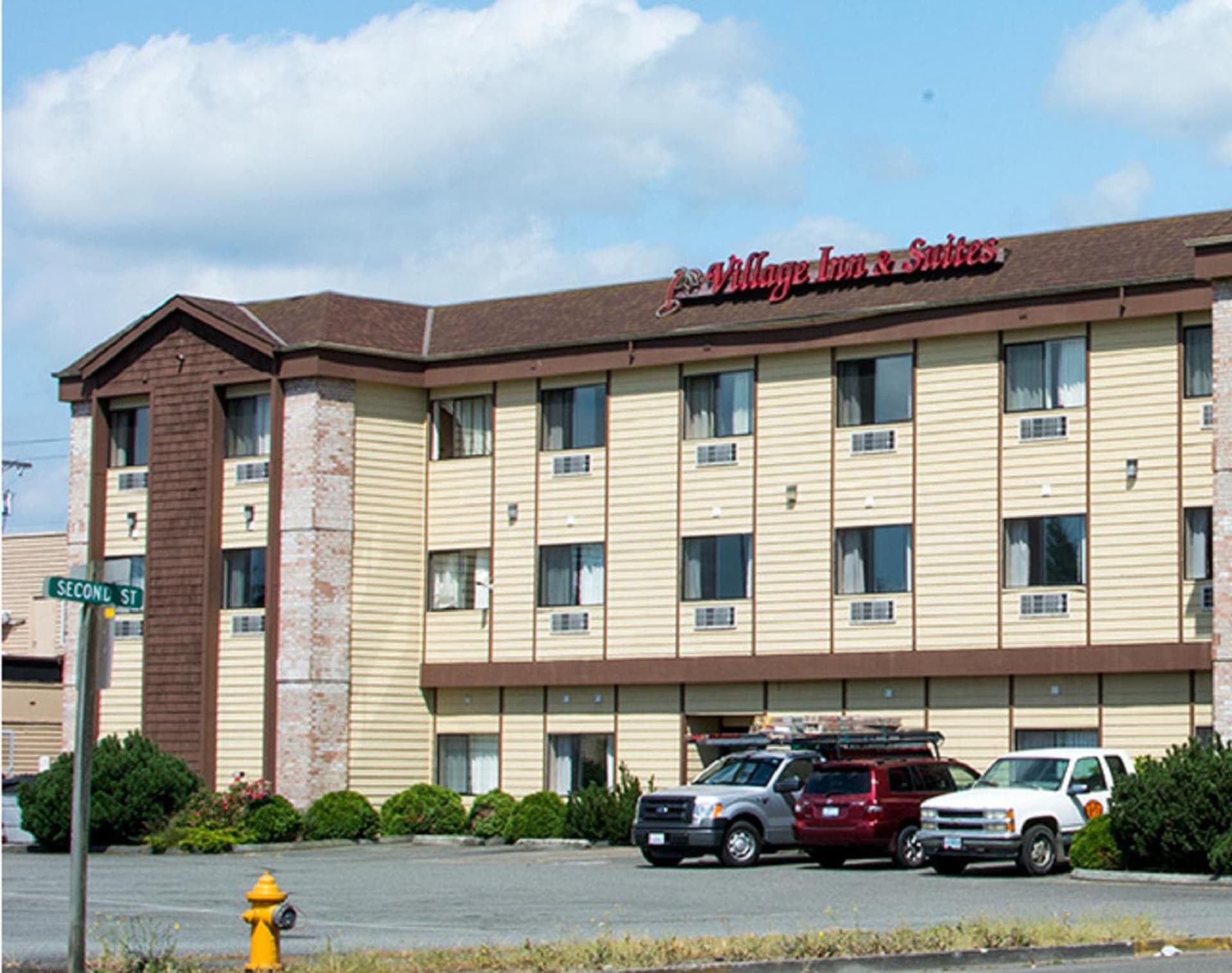 Village Inn & Suites Marysville interior in Marysville, WA — gallery photo 2